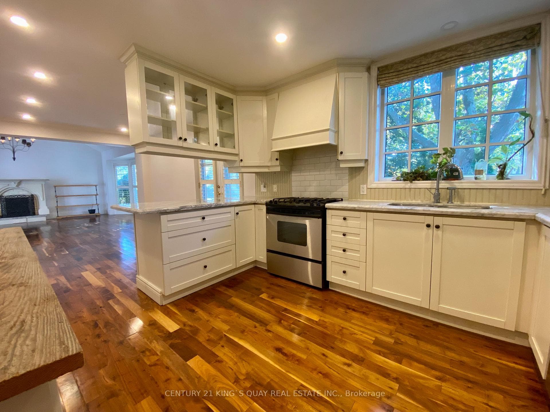 73 Norden Crescent photo 13