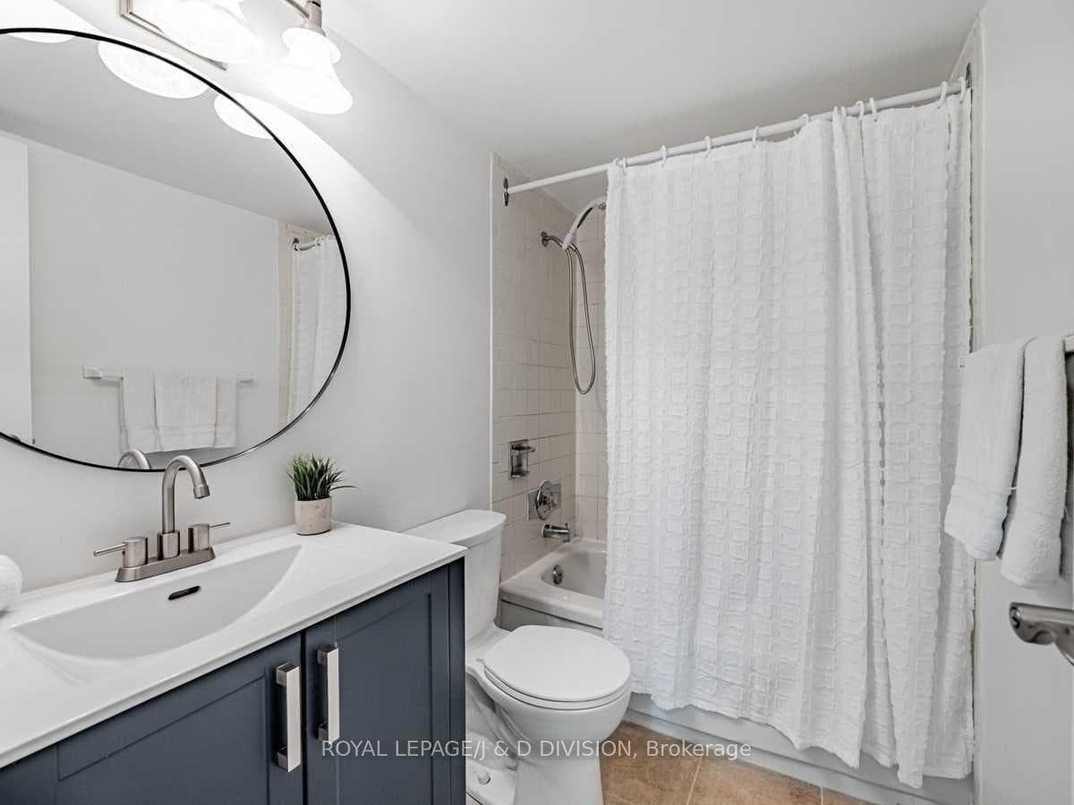 1535 Lakeshore Road Unit 1103 photo 20