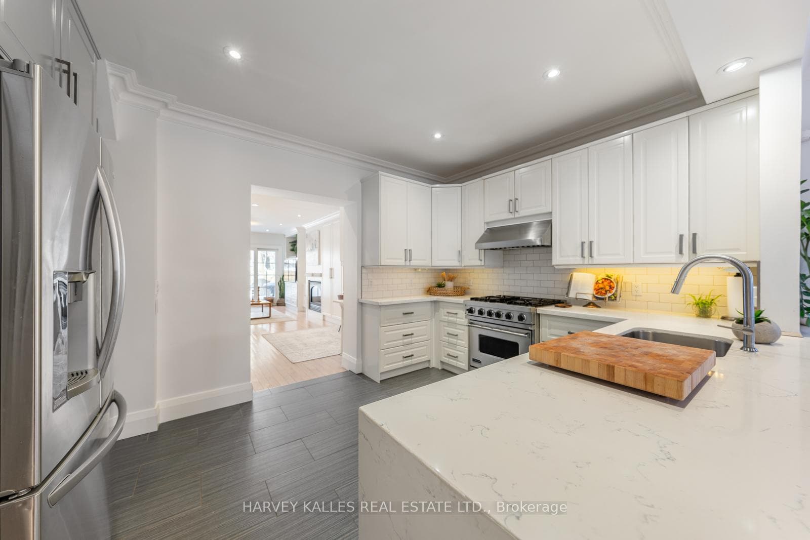 120 Fairlawn Avenue photo 15