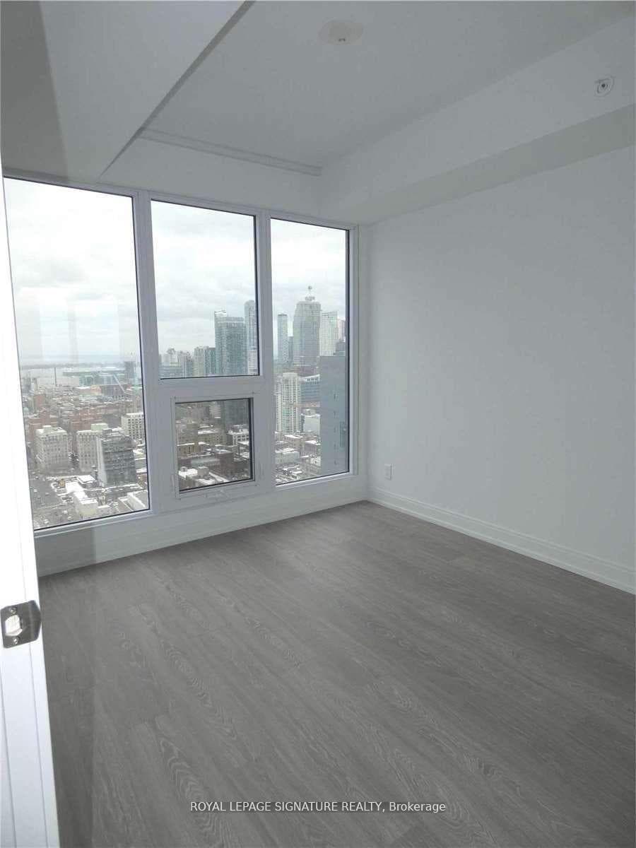 181 Dundas Street Unit 3706 photo 4