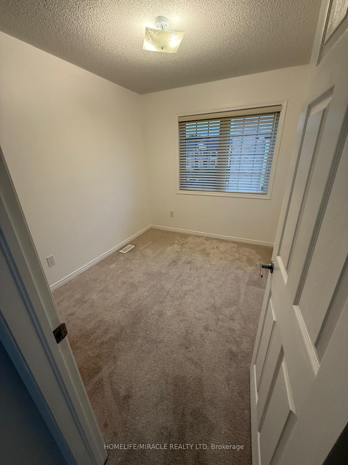 70 Harwood Avenue photo 16