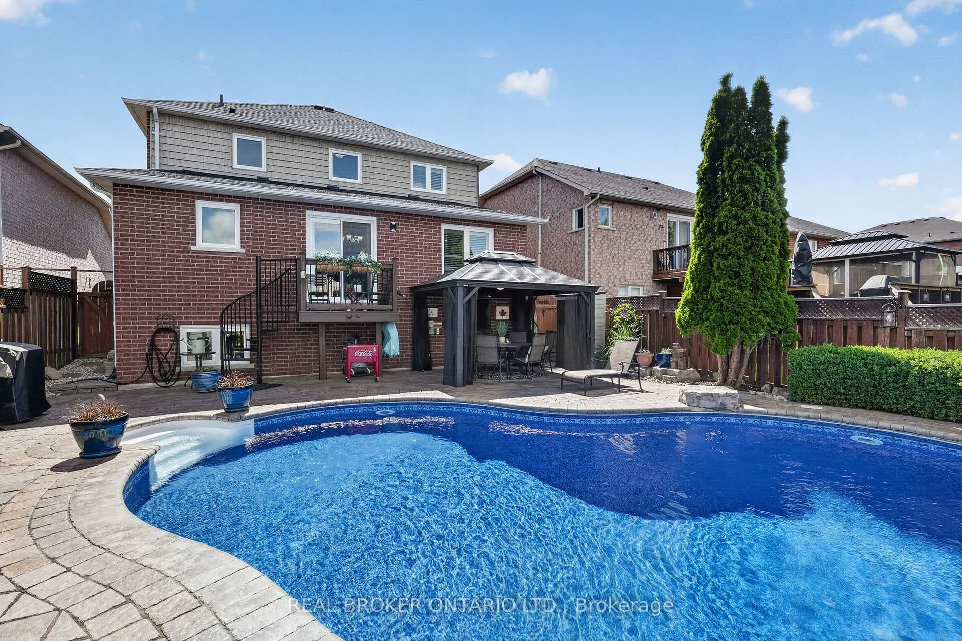 74 Harley Avenue photo 40