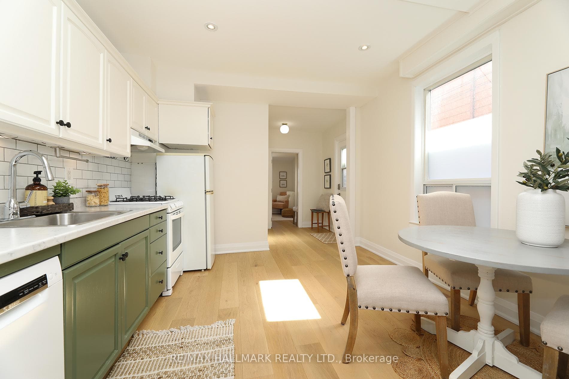 391 Delaware Avenue photo 6