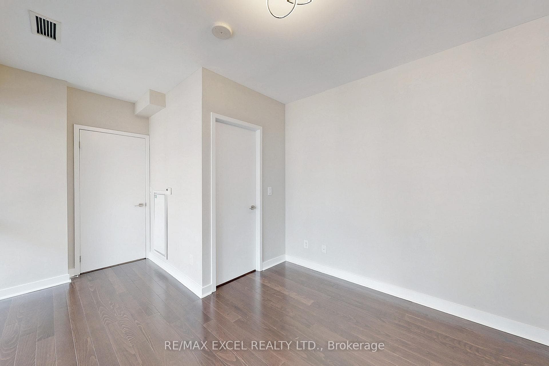 295 Adelaide Street Unit 1013 photo 23