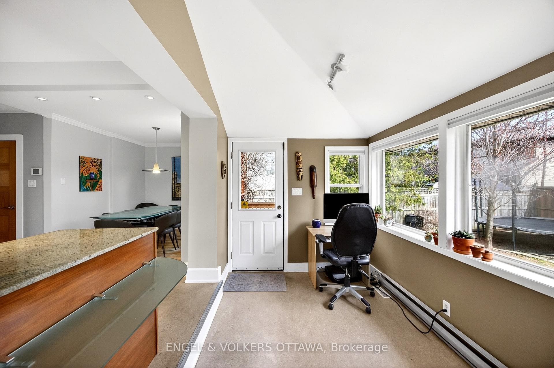 166 Wesley Avenue photo 14