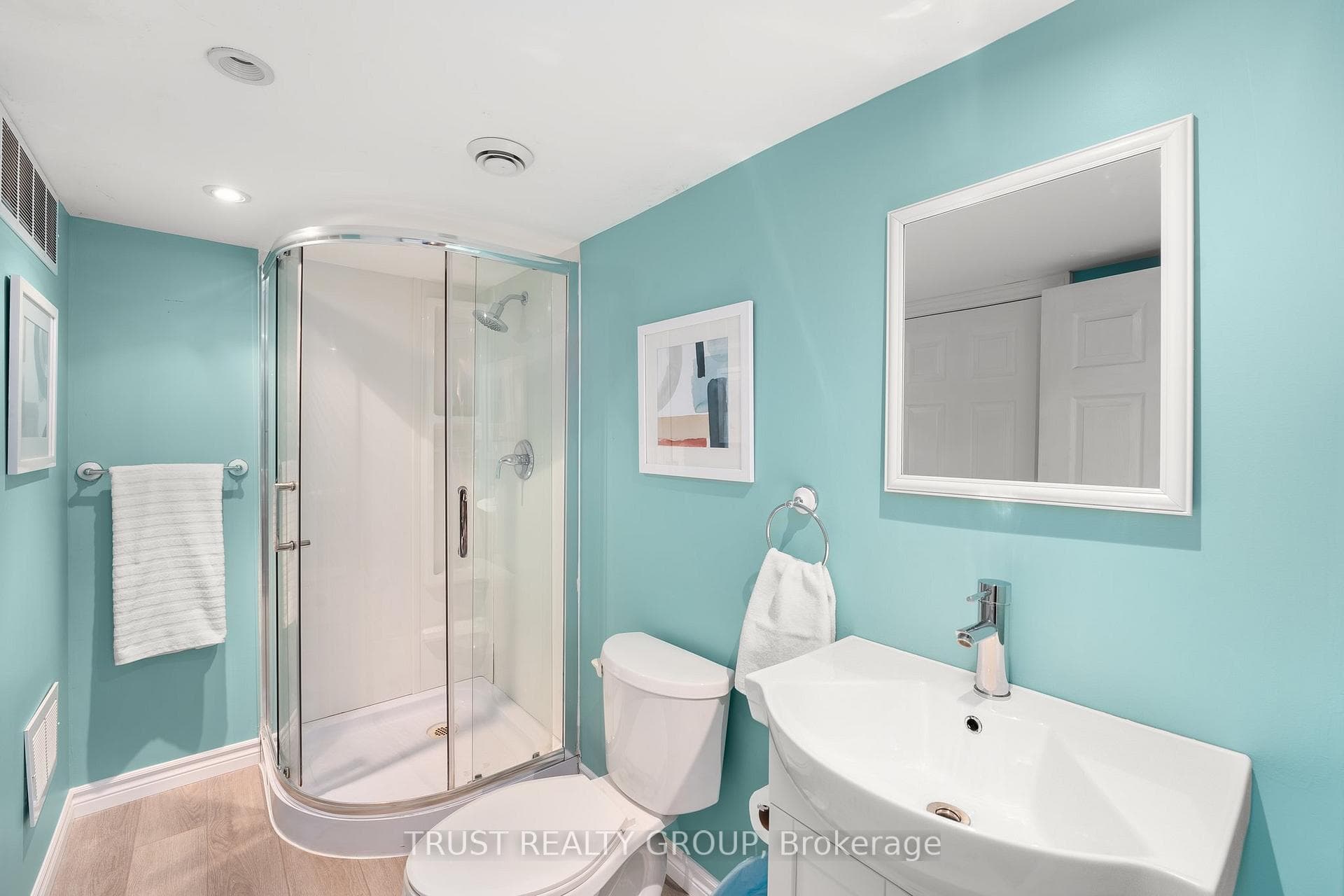 105 Aberfoyle Avenue photo 18