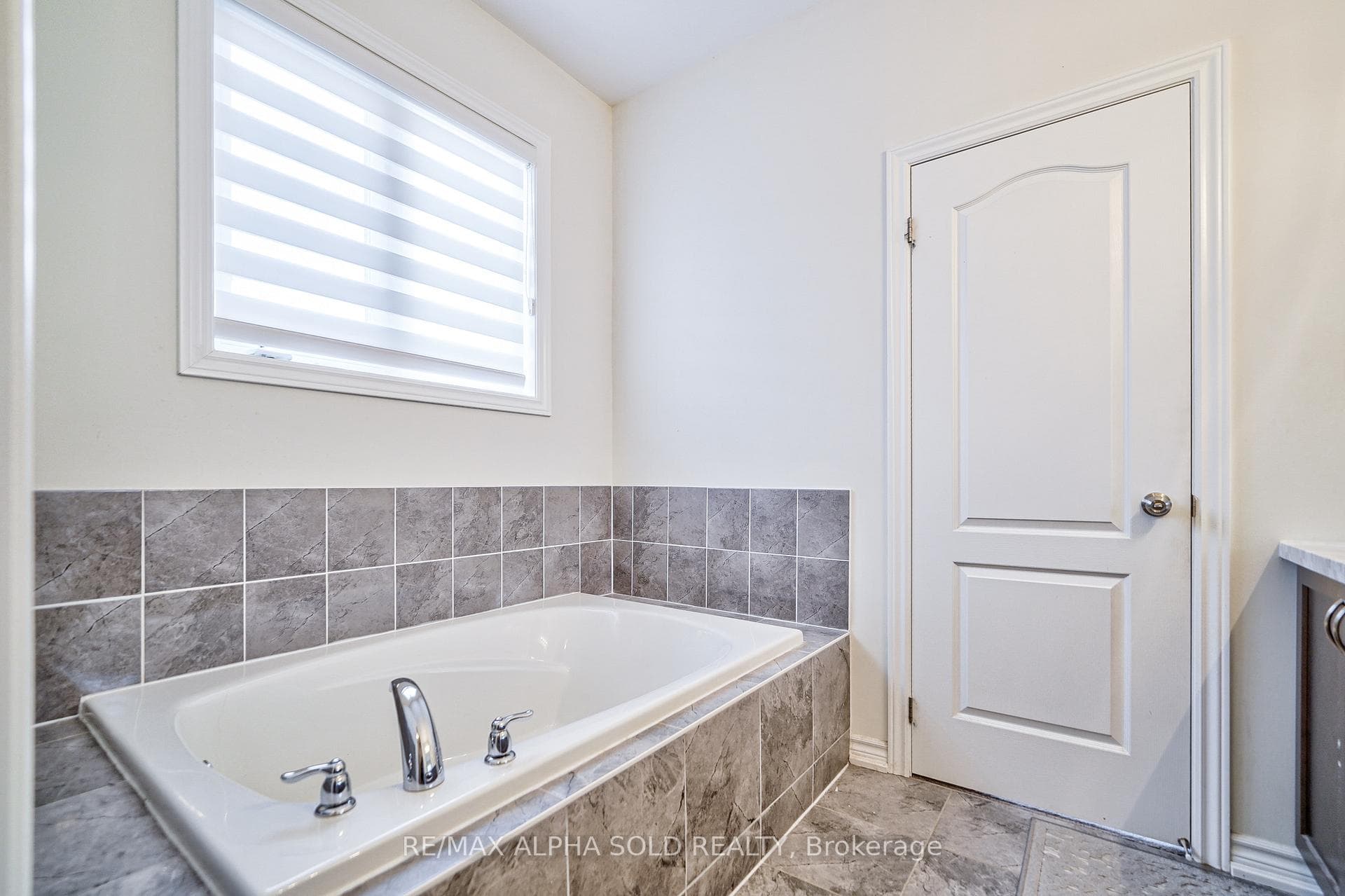 111 Larkinley Lane photo 35