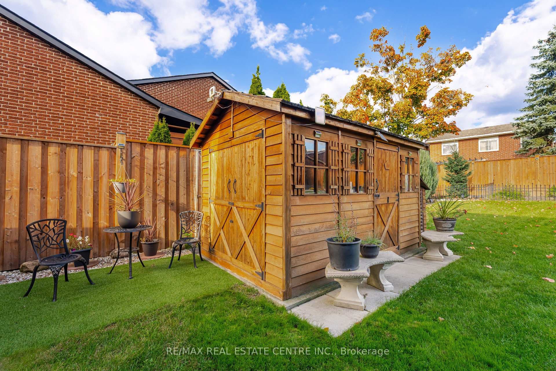 547 Marcellus Avenue photo 40
