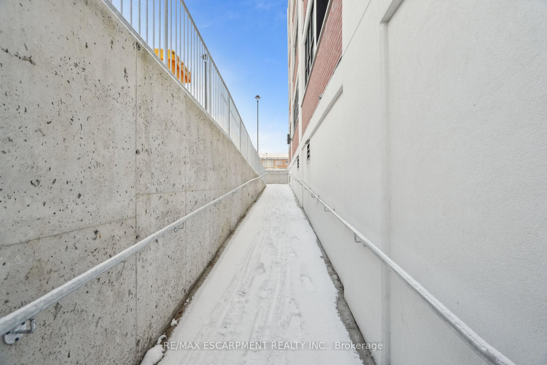 120 Huron Street Unit 527 photo 26