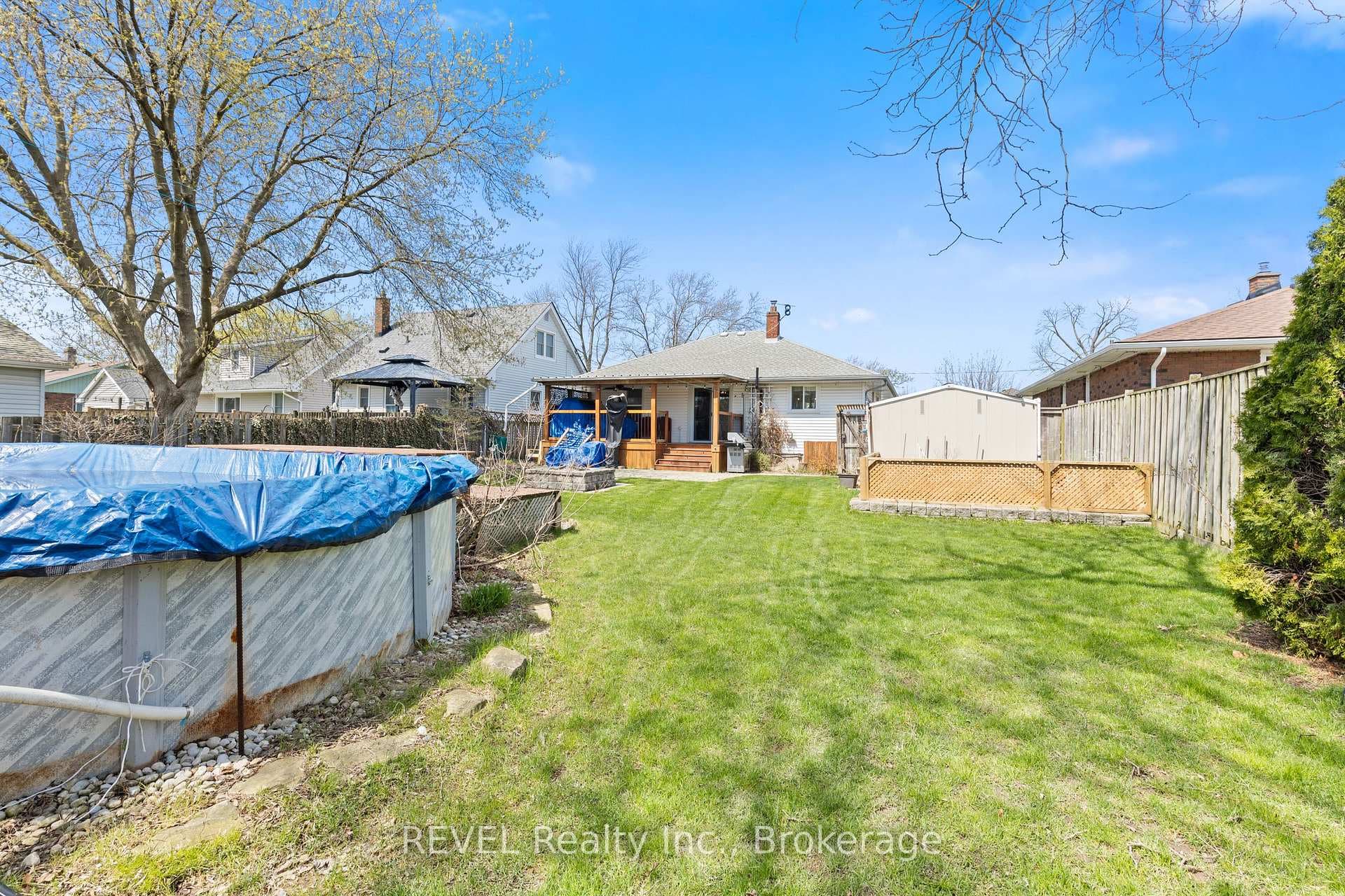 41 Rose Avenue photo 25