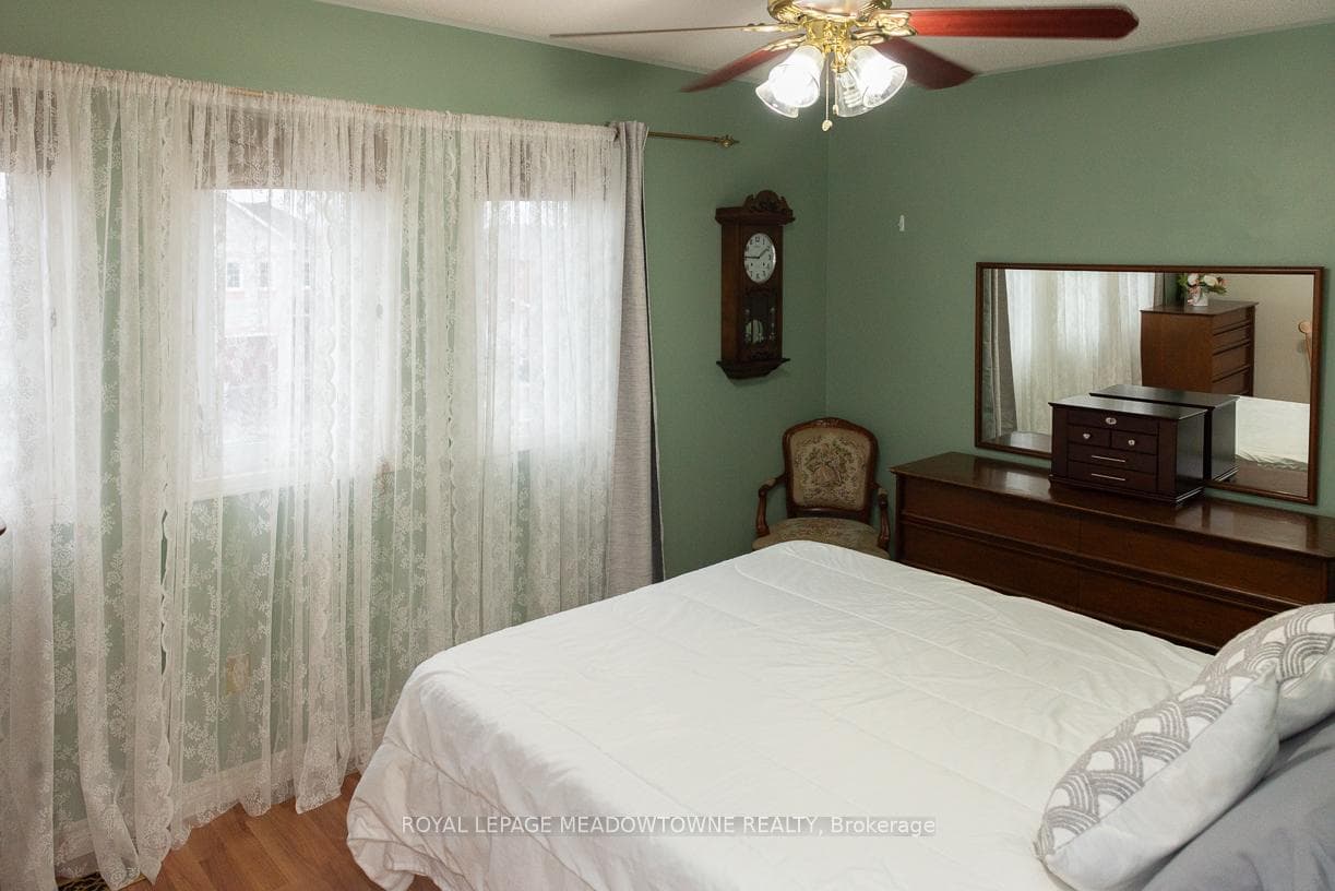 70 Ravenscliff Court photo 15