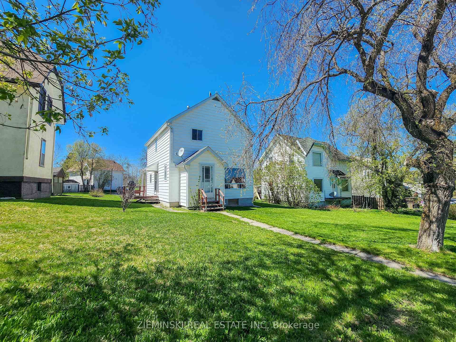120 Devonshire Avenue photo 23