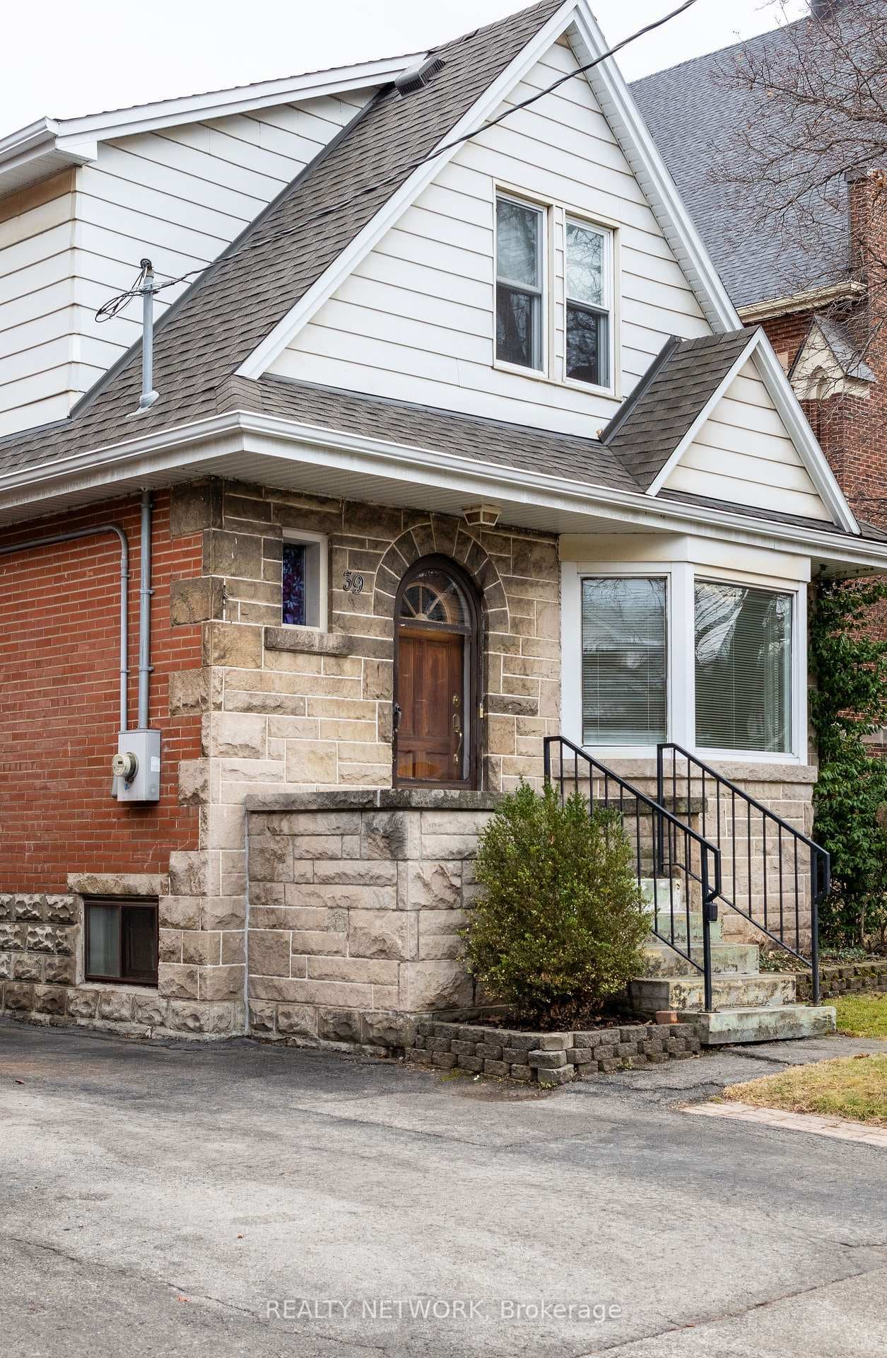 39 Ottawa Street photo 1