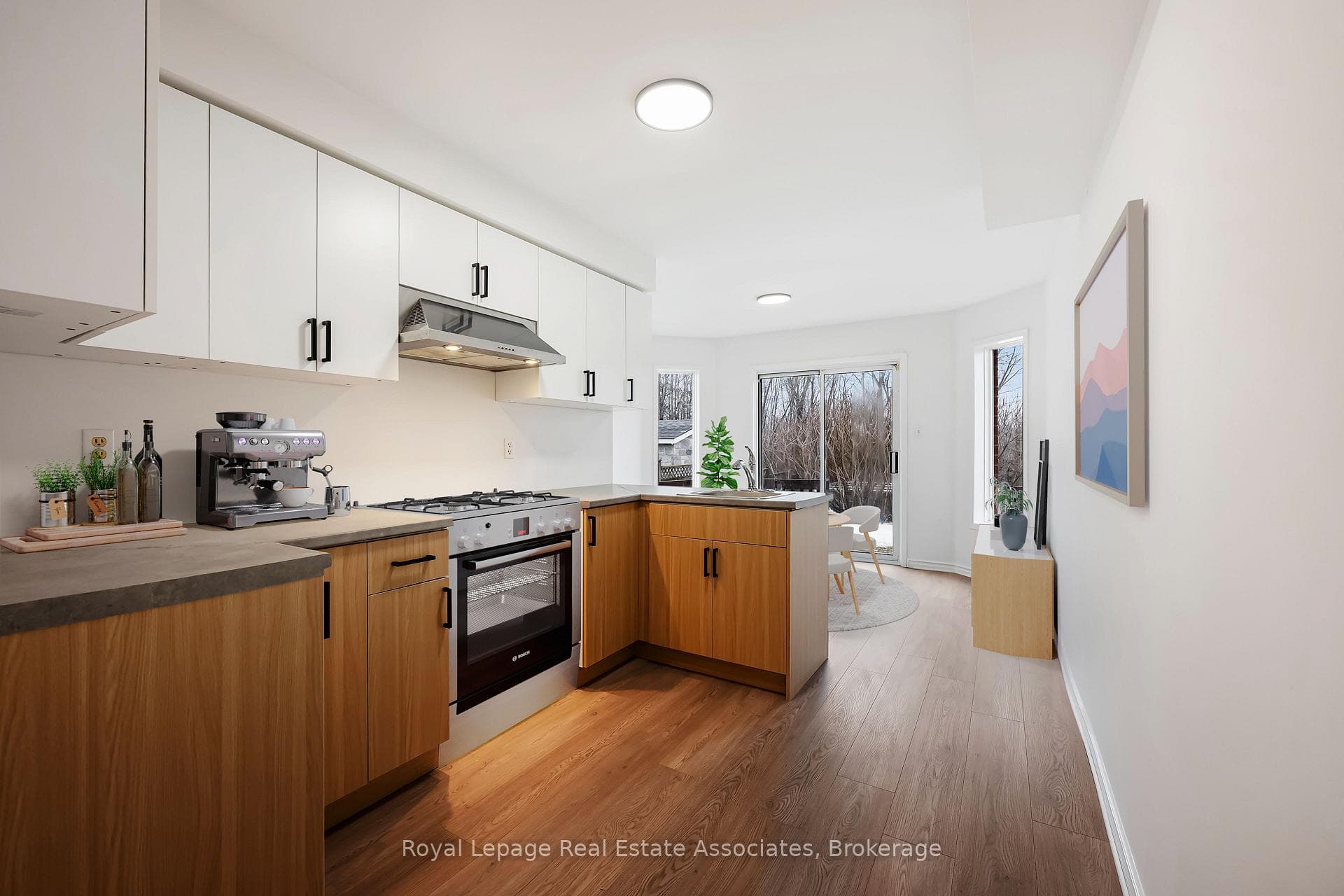 1101 Corrie Street photo 20