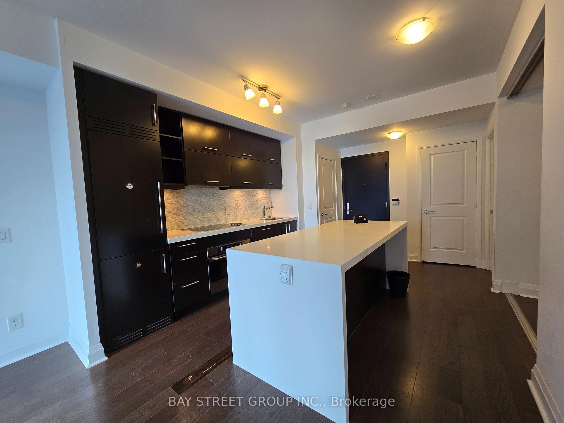 1080 Bay Street Unit 506 photo 18