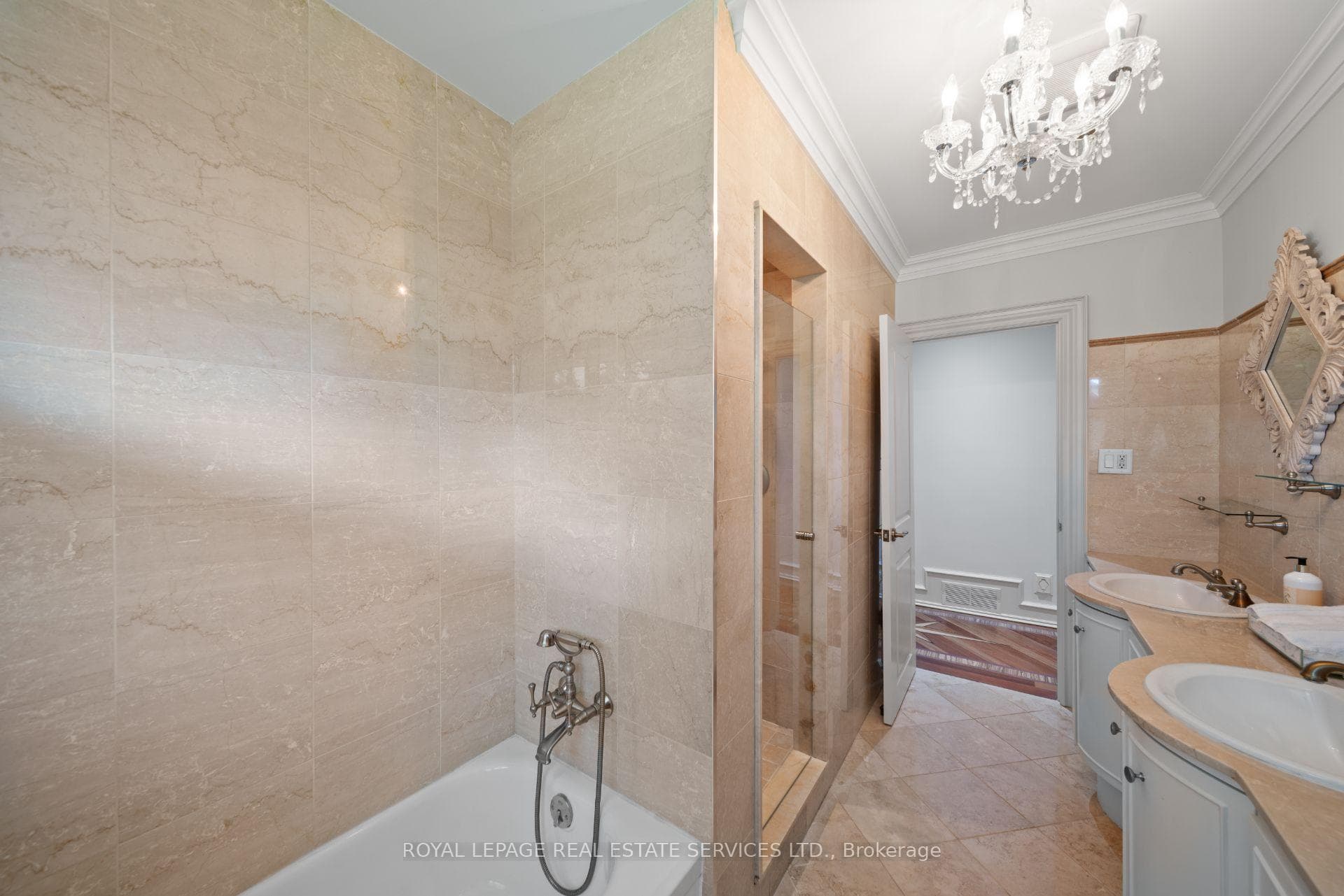 1592 Islington Avenue photo 25
