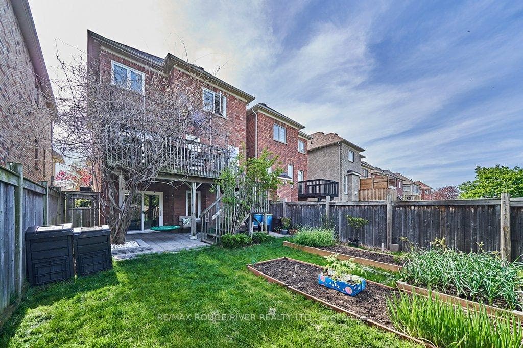 405 Harris Street photo 8