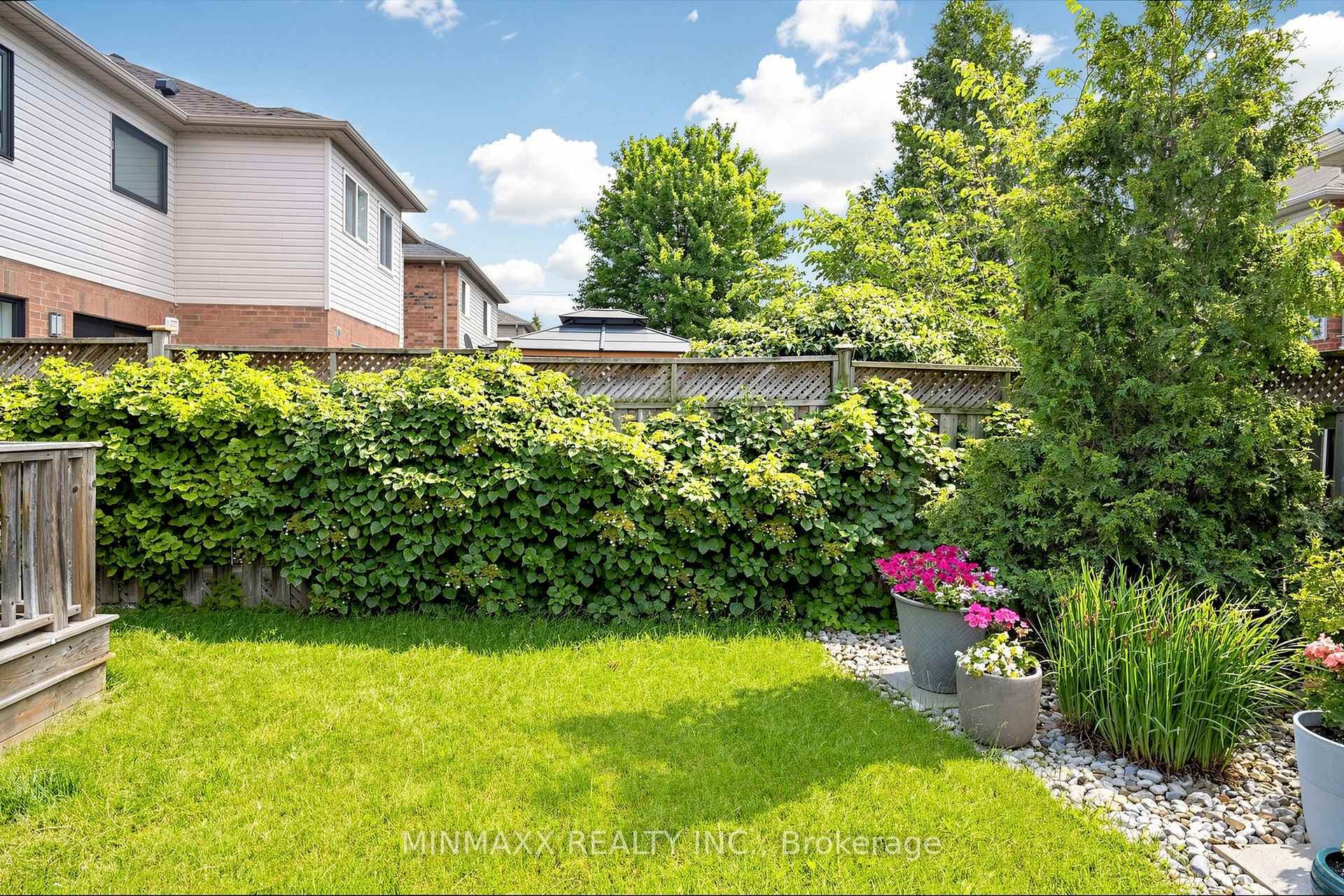 1164 CHAPMAN Crescent photo 47