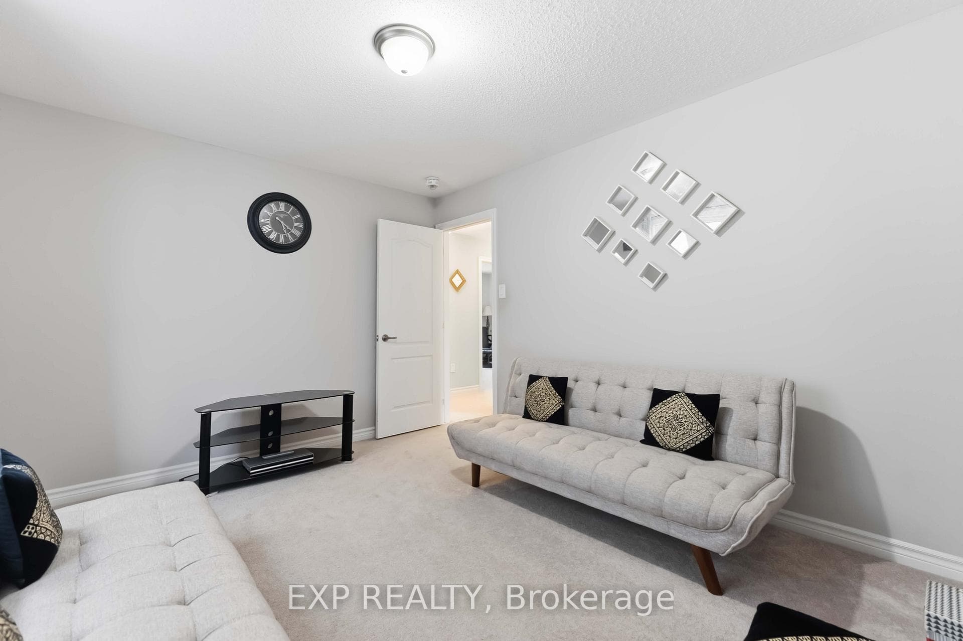220 Willowdusk Street photo 31