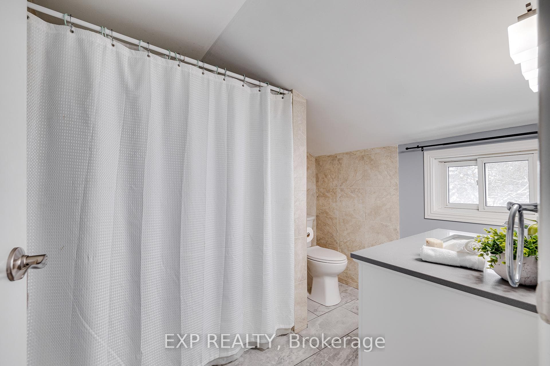 77 Borden Avenue photo 38