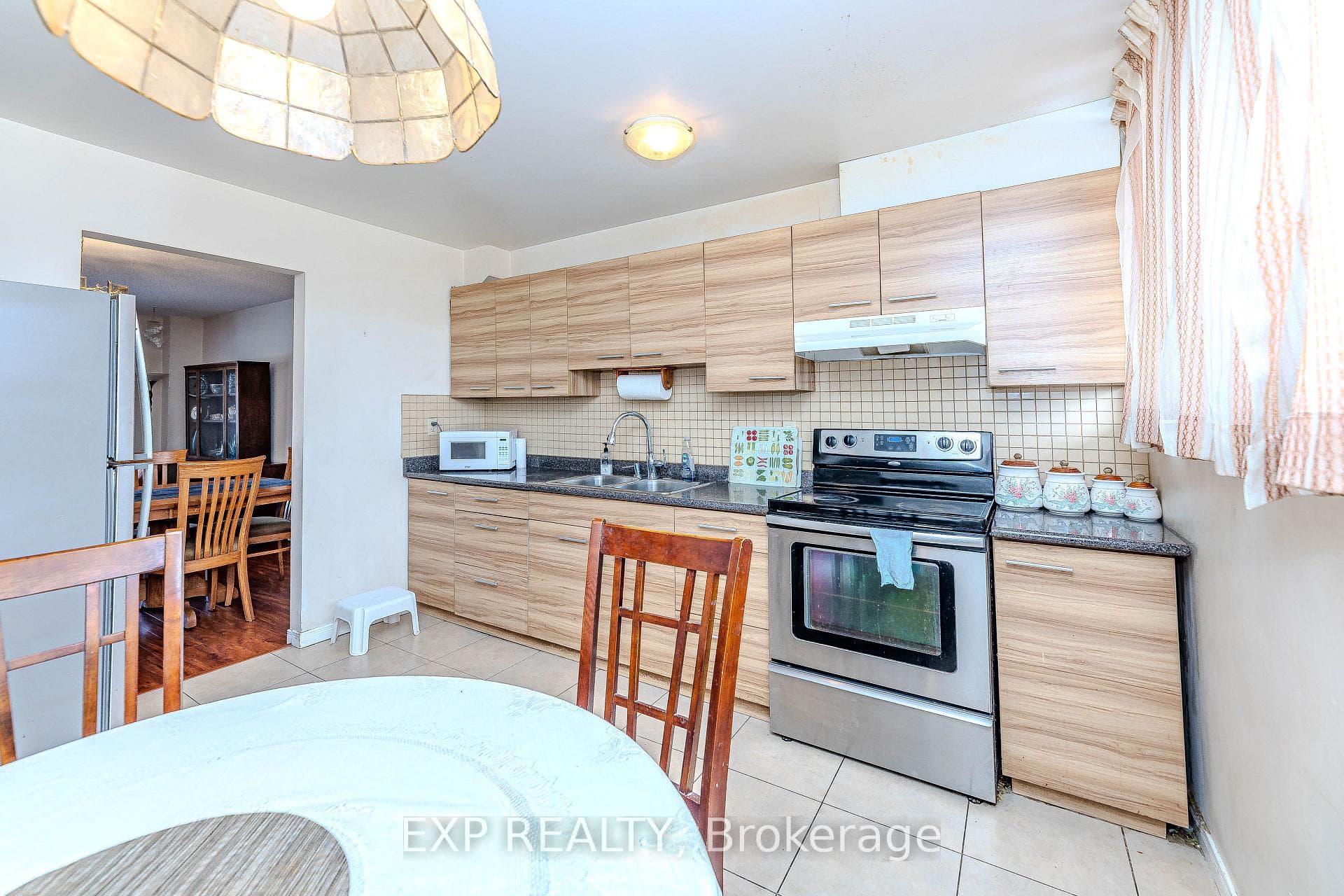 6 Sprucewood Court photo 8