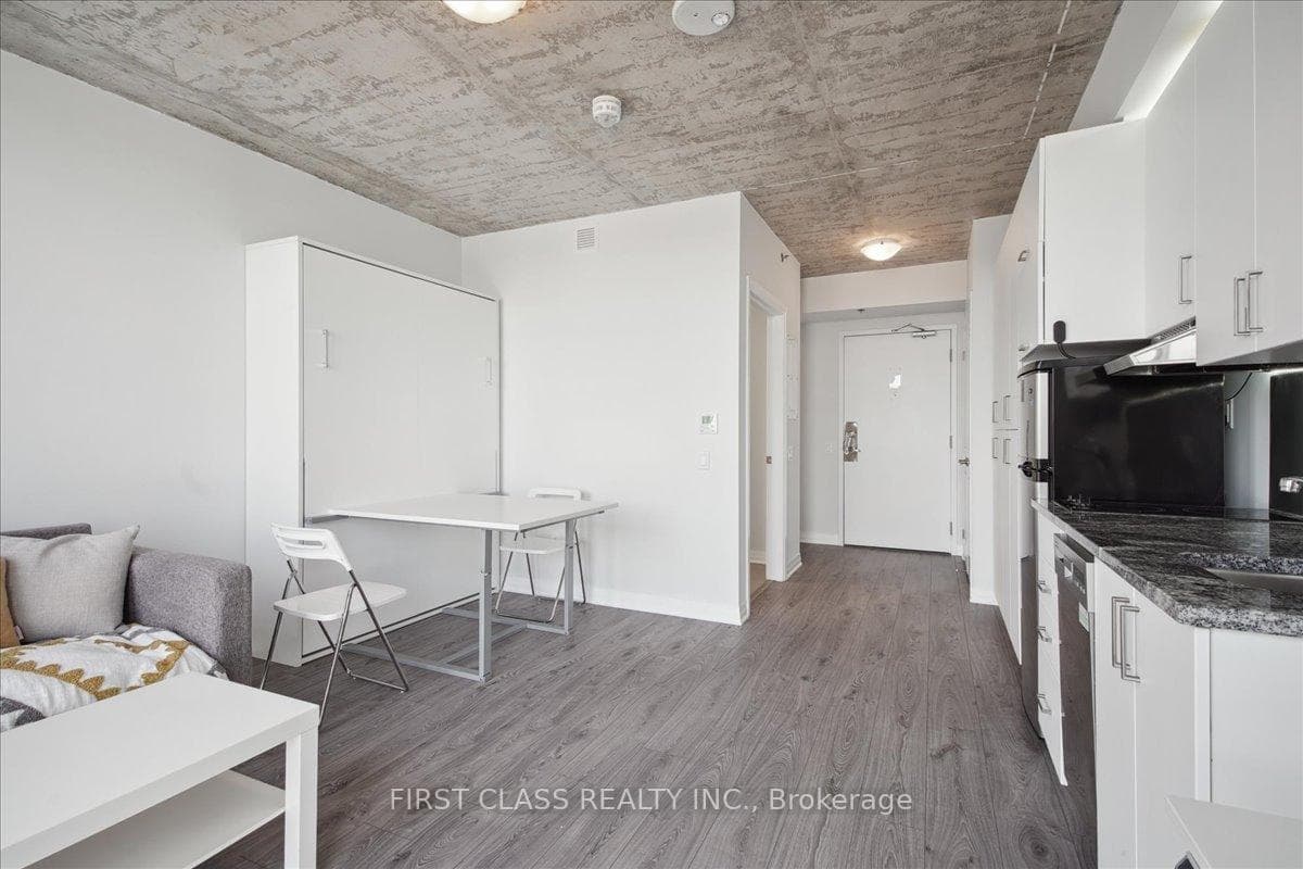 1900 Simcoe Street Unit 717 photo 11