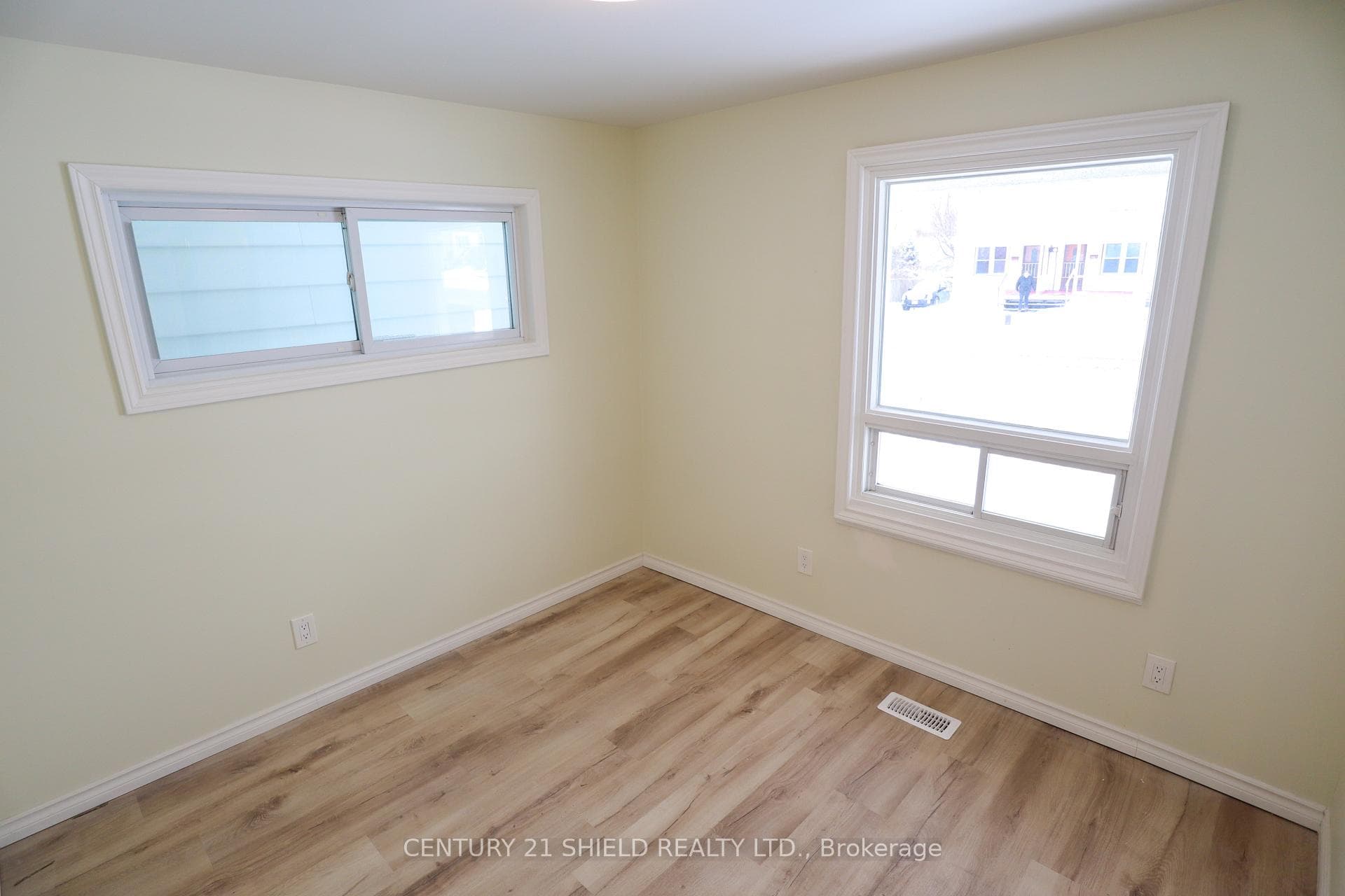 143 Carleton Street photo 19