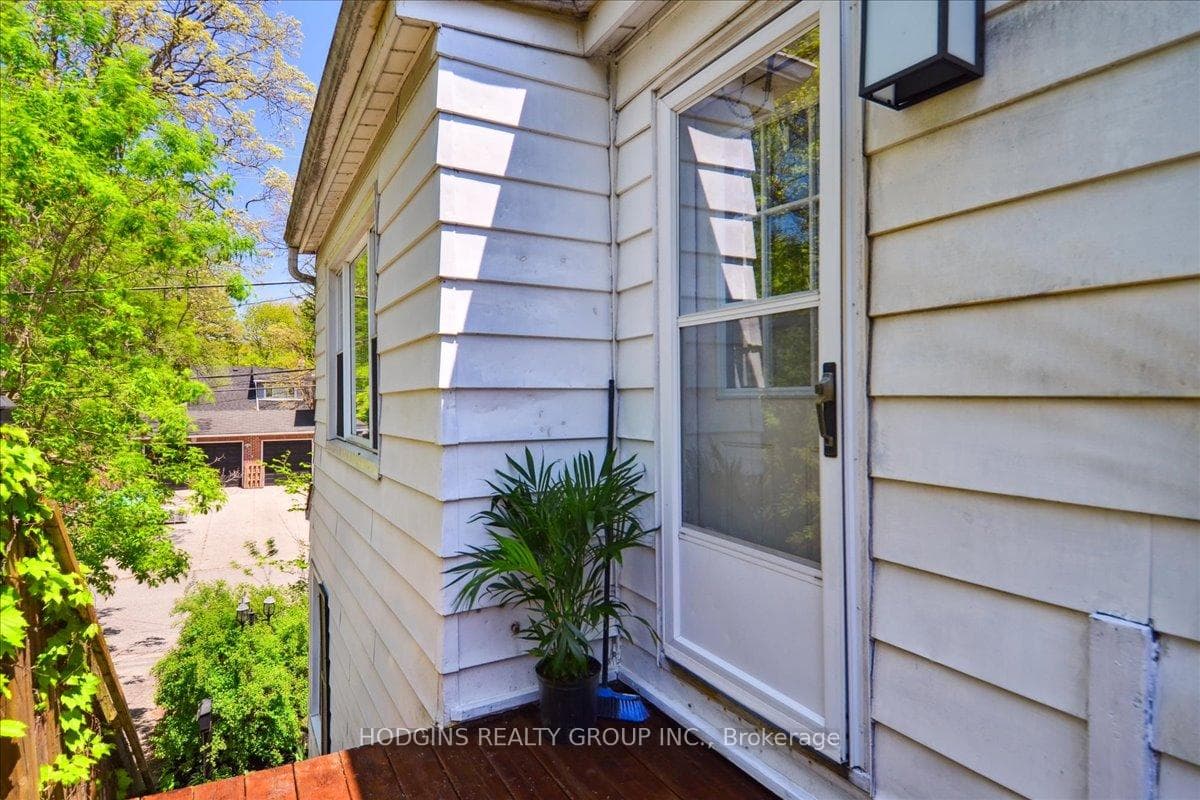 65 Mineola Road Unit UPPER photo 6