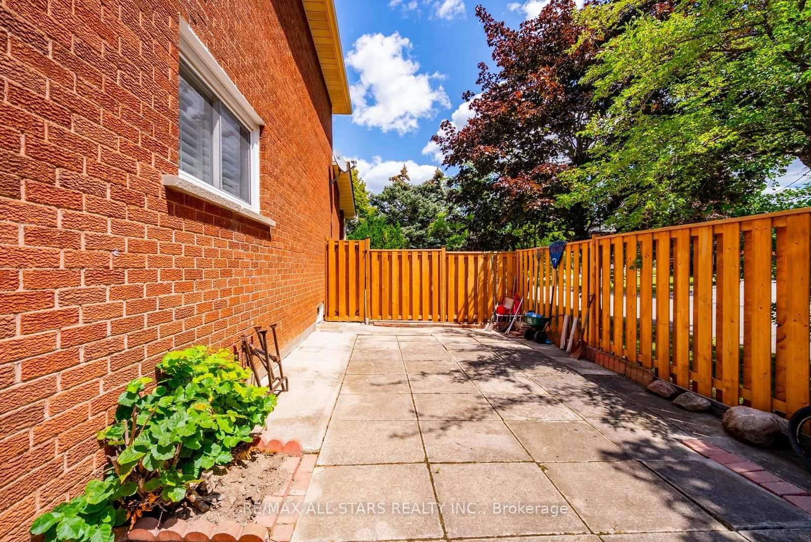 112 Jimston Drive photo 40