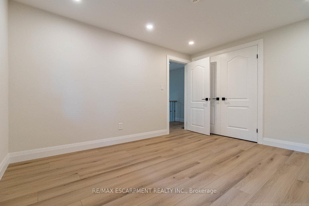 176 Mohawk Road Unit 1 photo 11