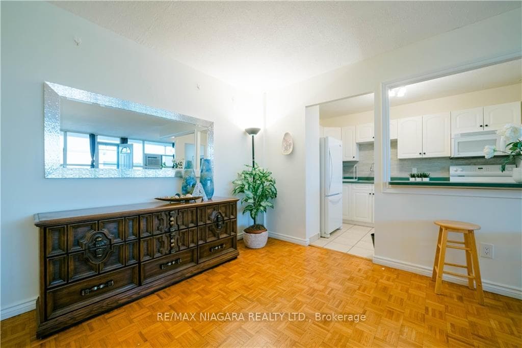 215 Glenridge Avenue Unit 1402 photo 11