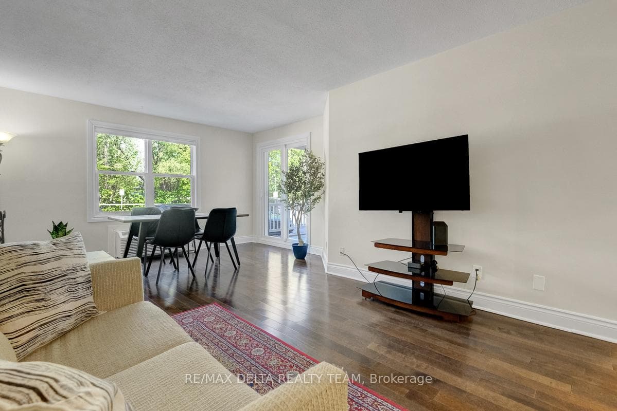 1099 Cadboro Road Unit 107 photo 7