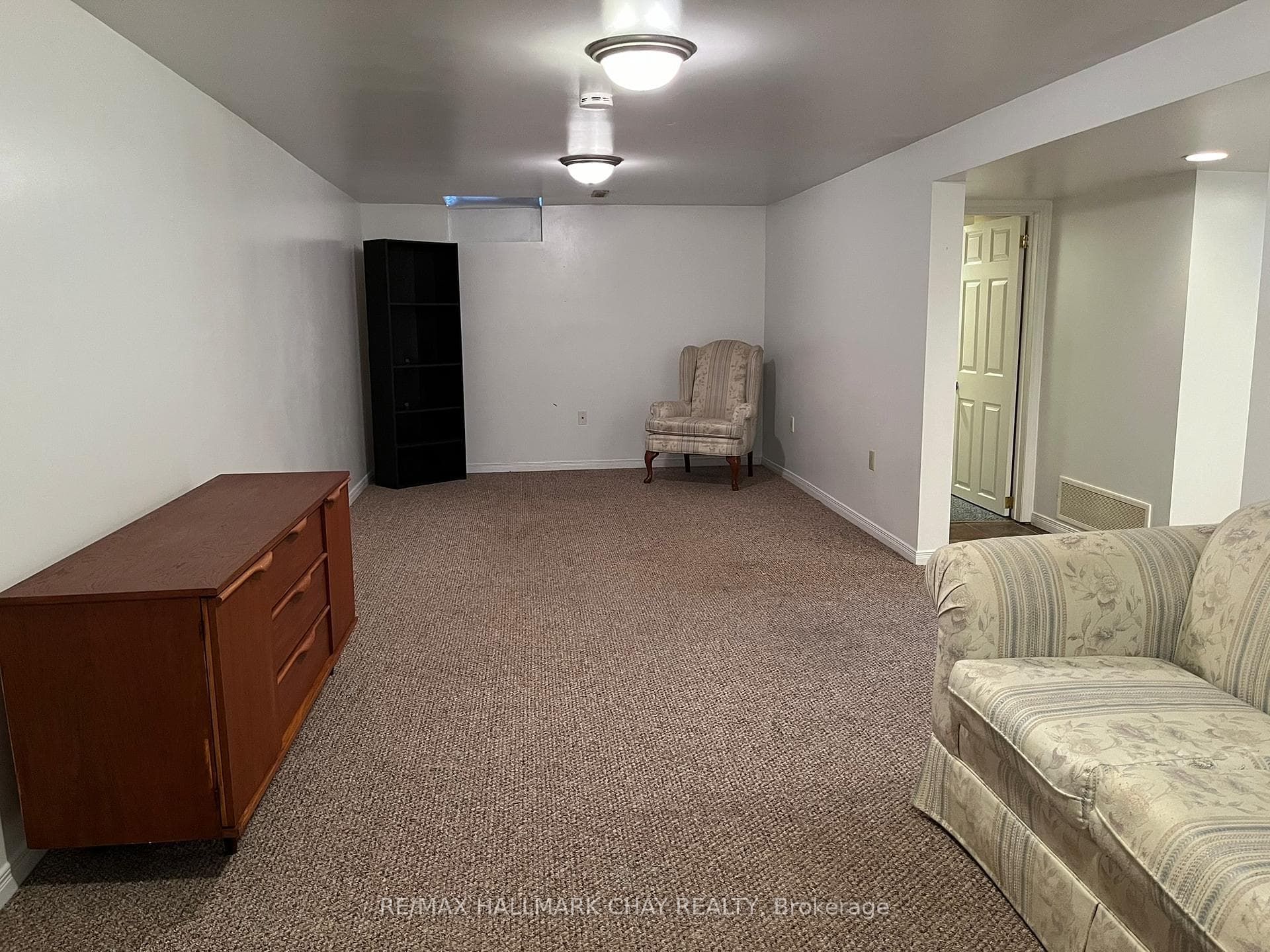 253 Letitia Street photo 16