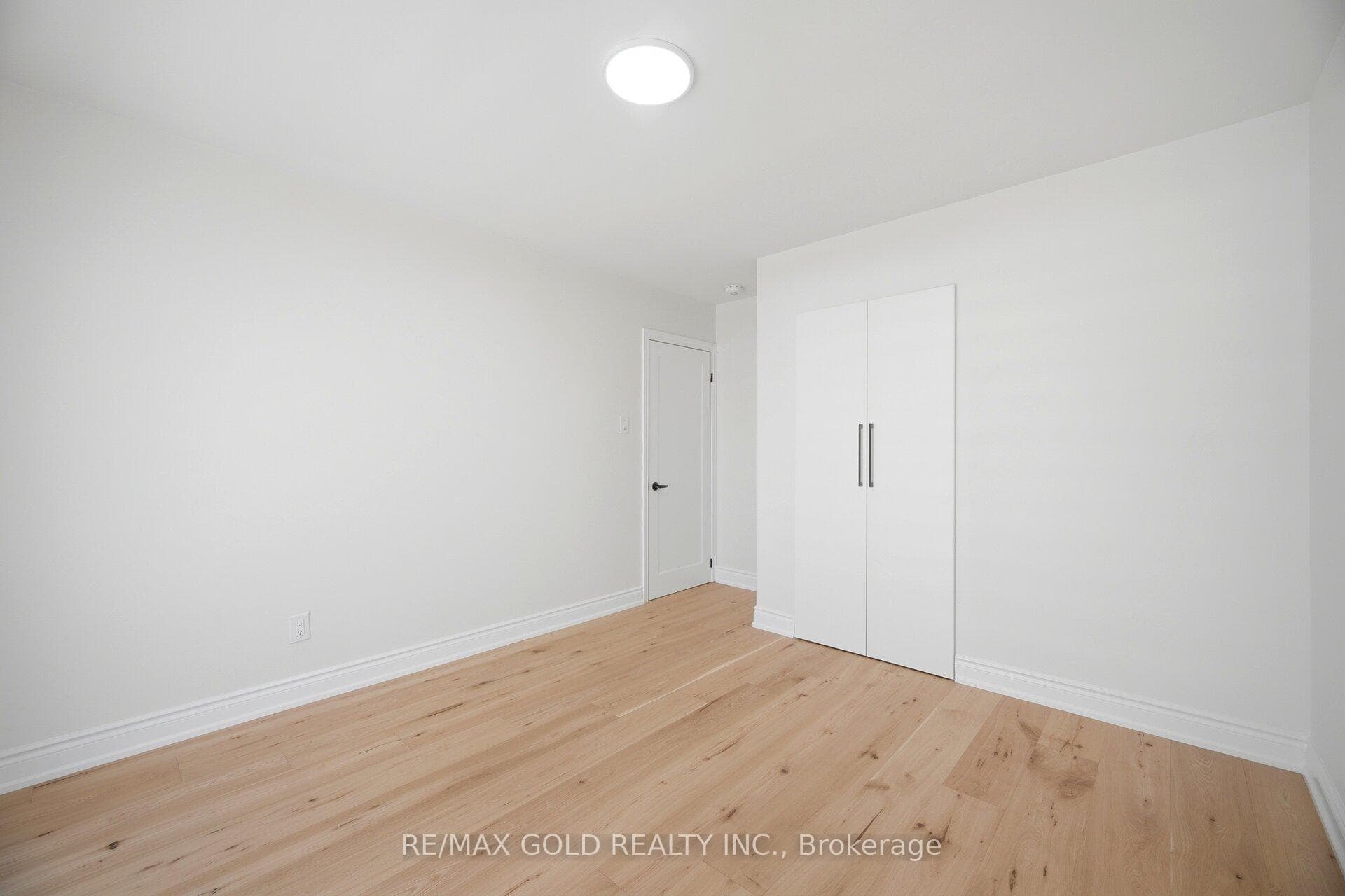 8 Athlone Avenue photo 23