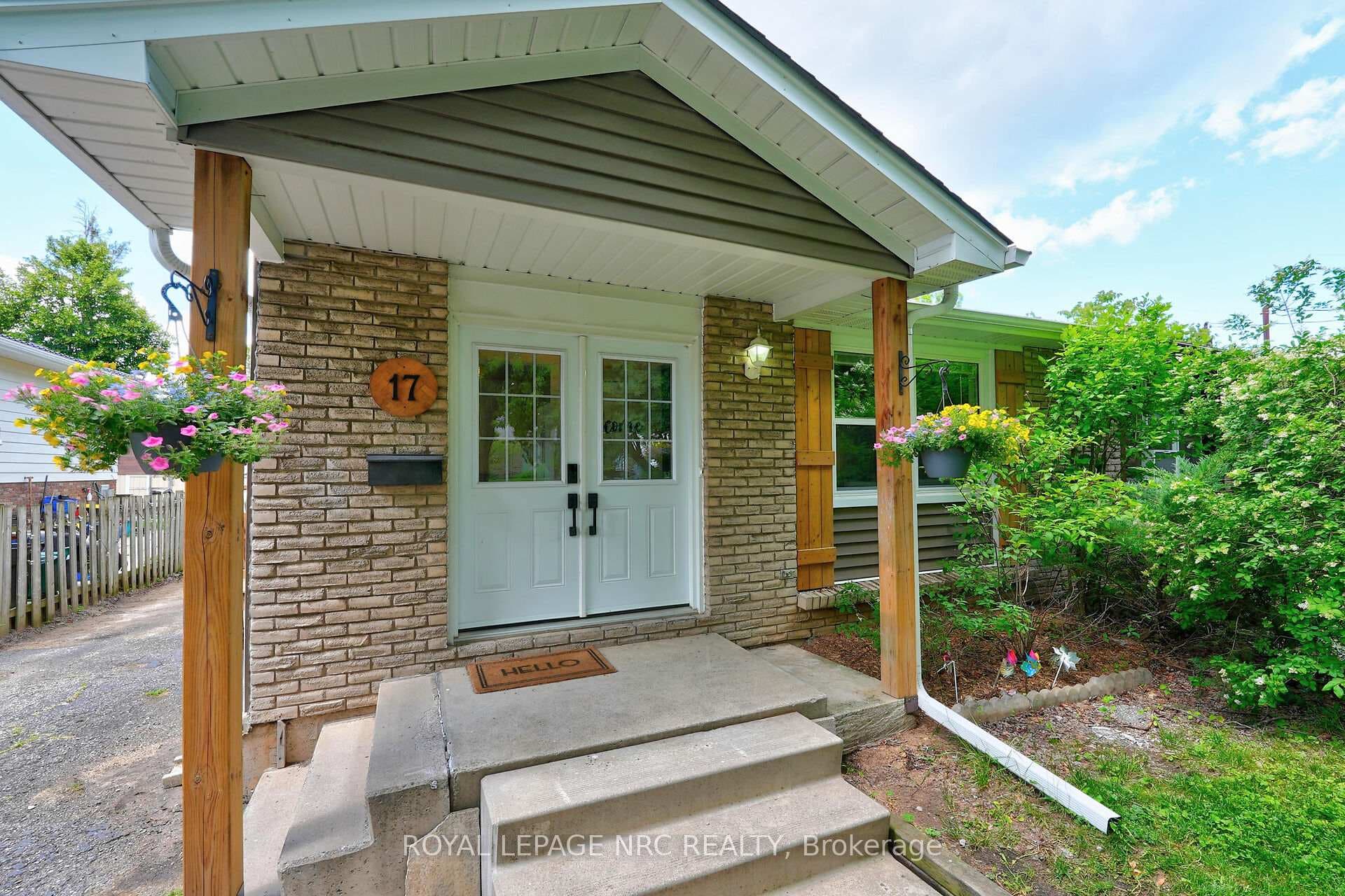 17 Allan Drive photo 2