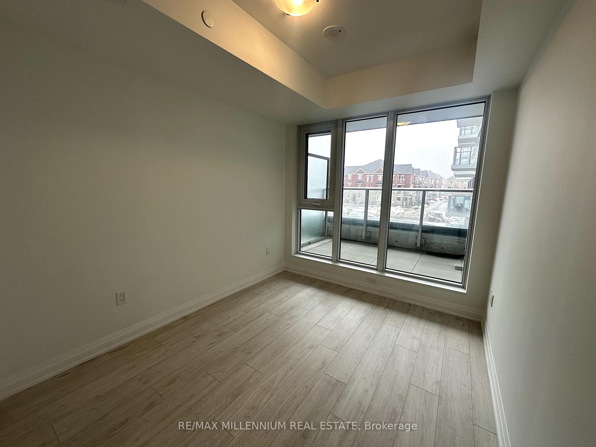 412 Silver Maple Road Unit 225 photo 9
