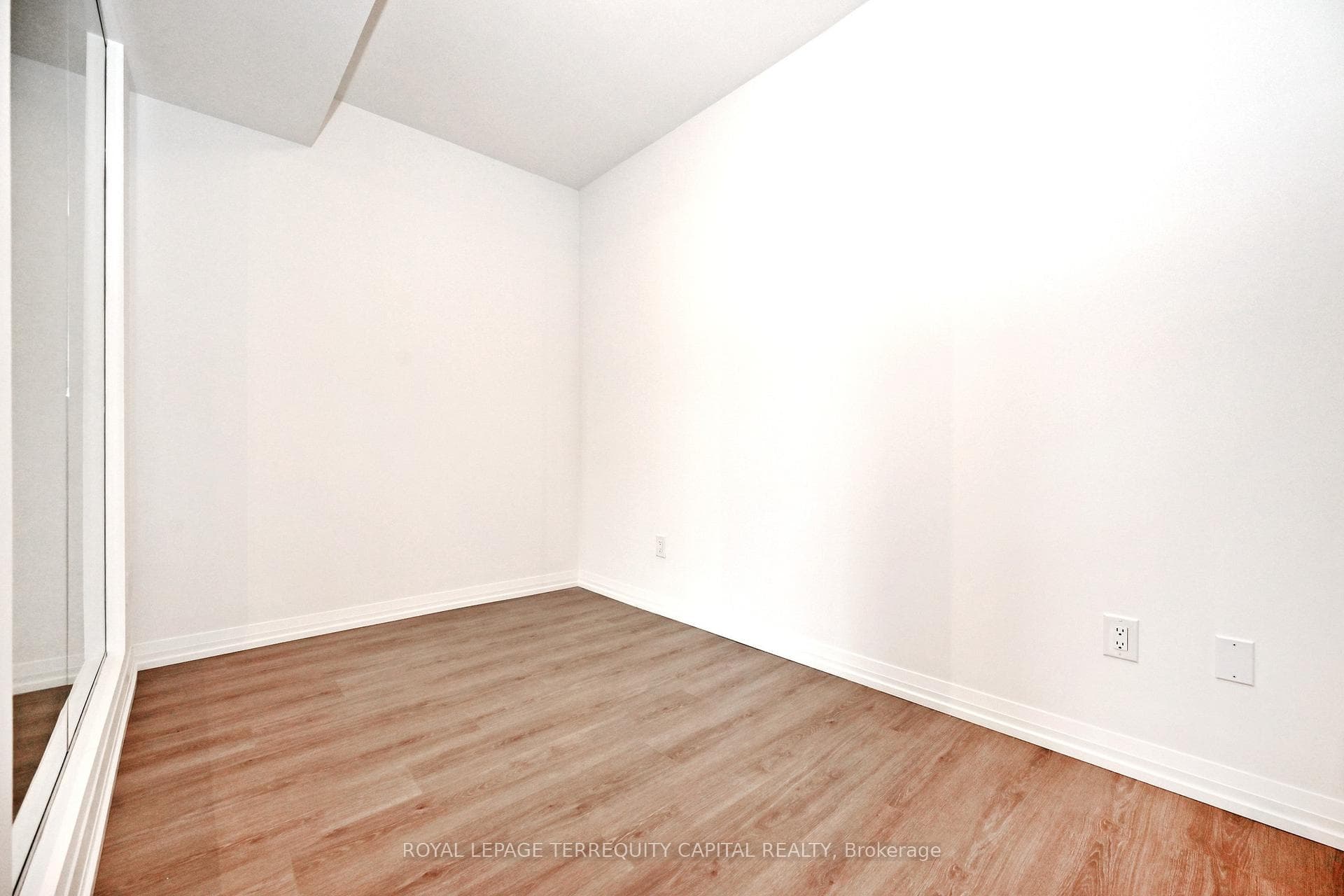 28 Widmer Street Unit 3526 photo 21