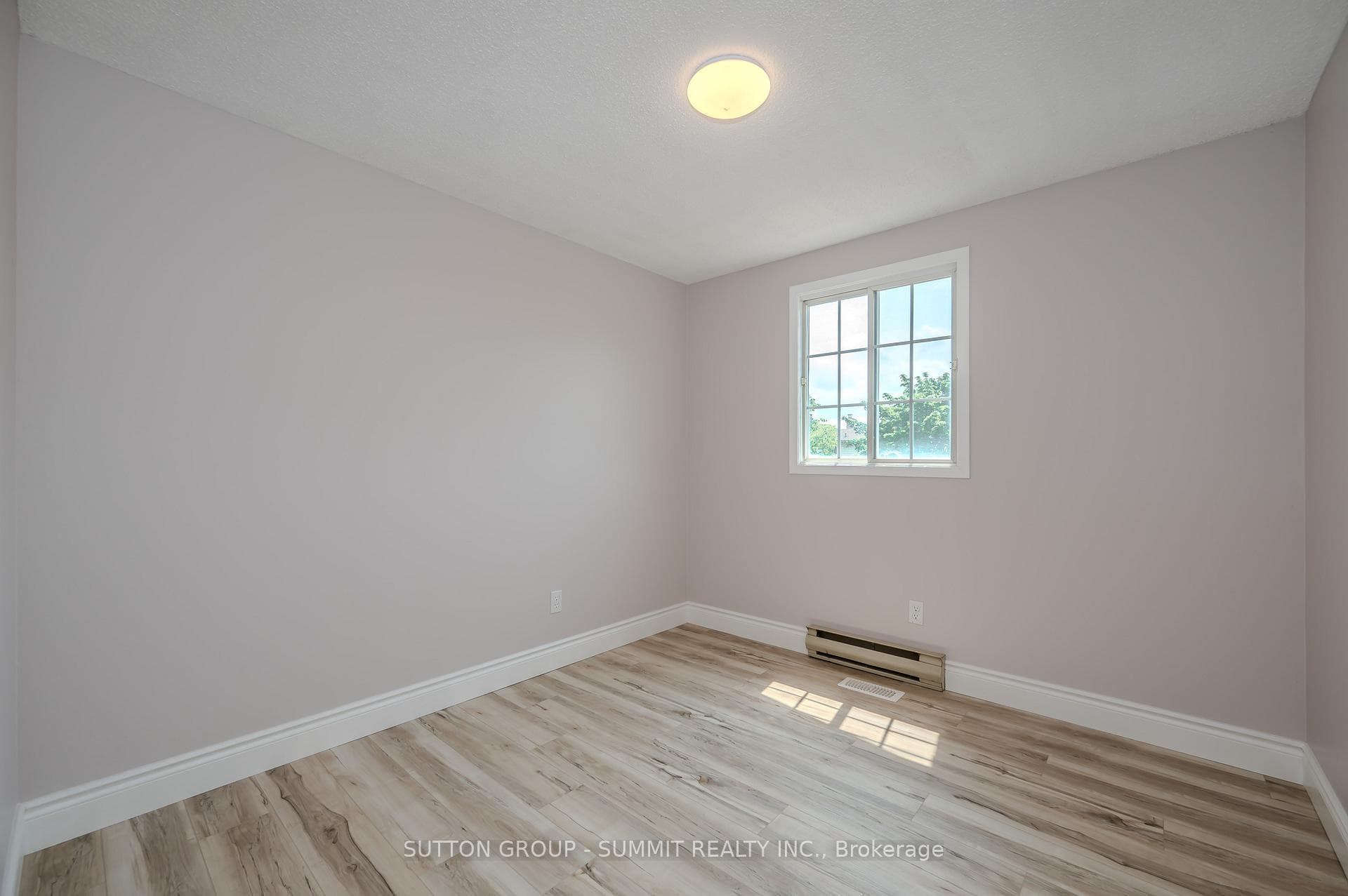 24 DANVILLE Avenue photo 18