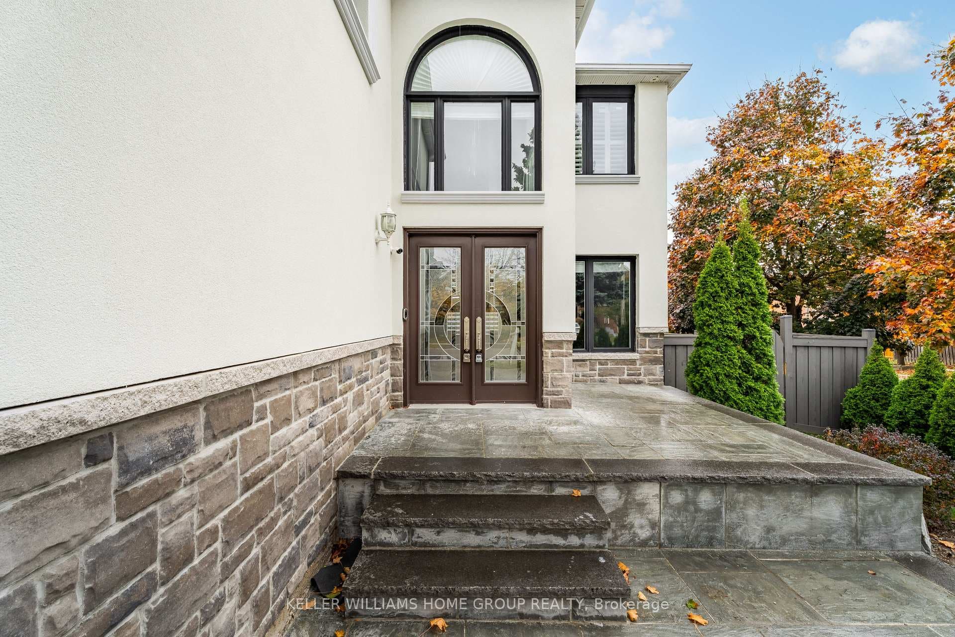163 Moffatt Avenue photo 3