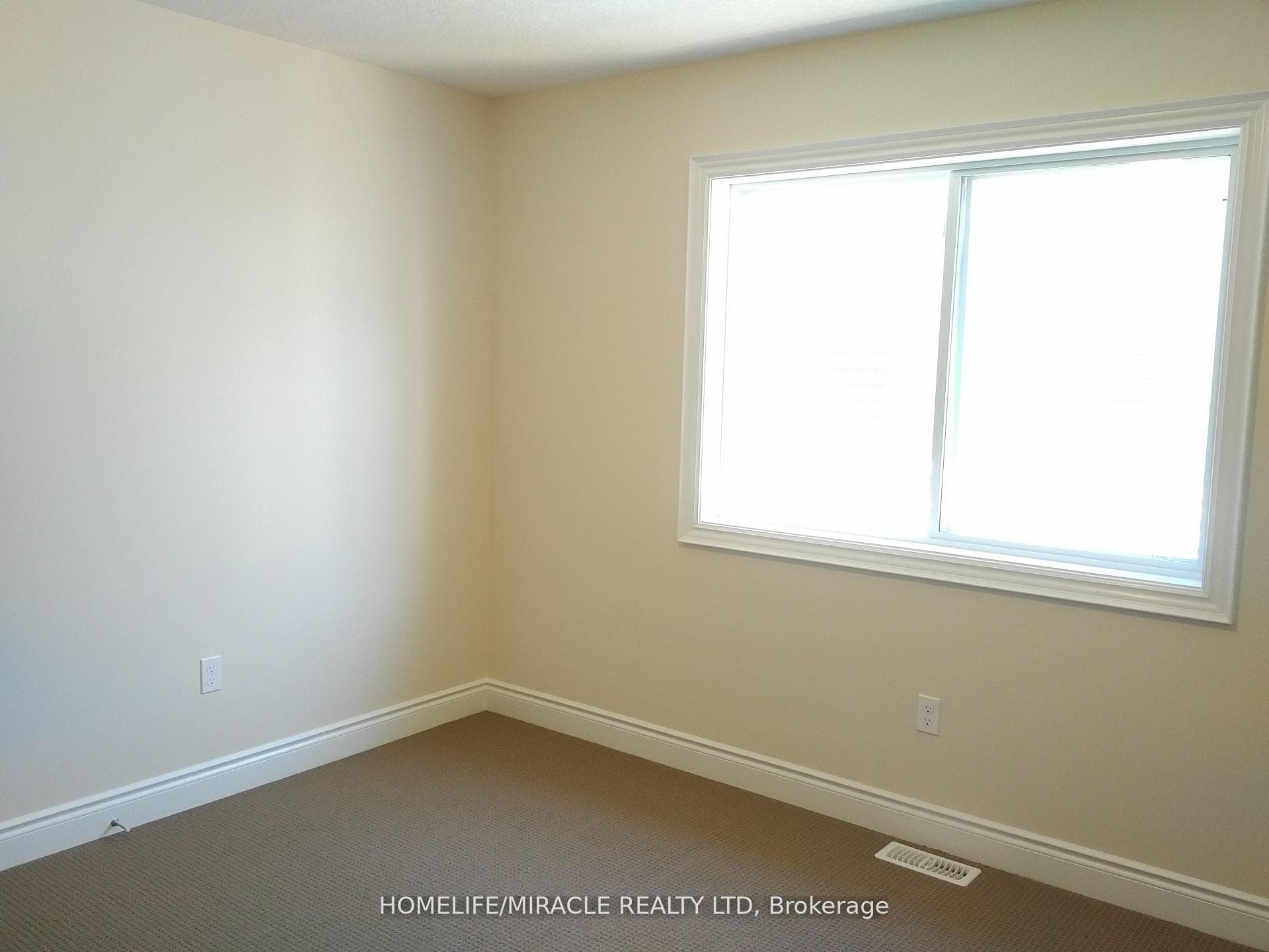 2539 Holbrook Drive photo 10