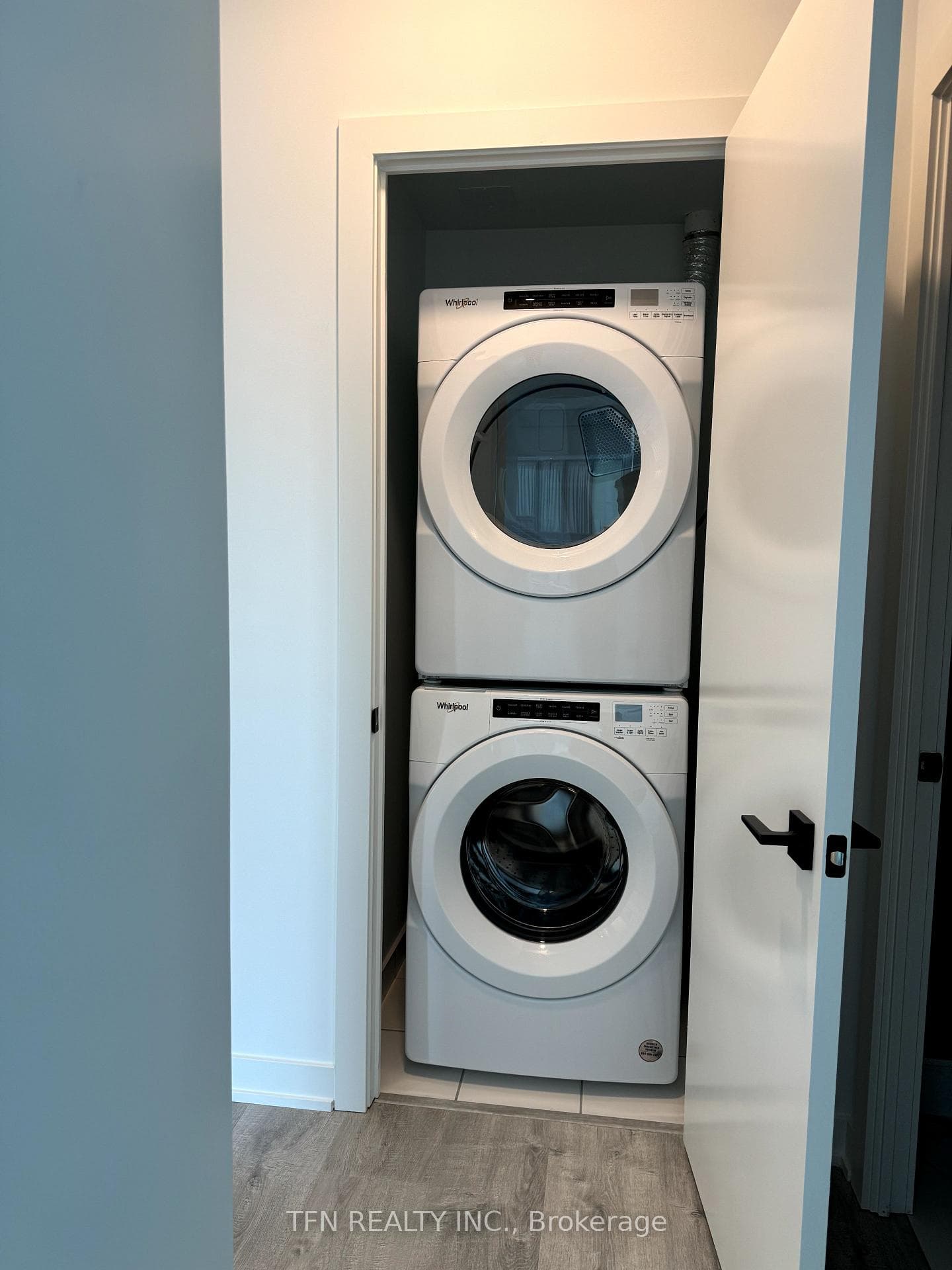 327 King Street Unit 2105 photo 15