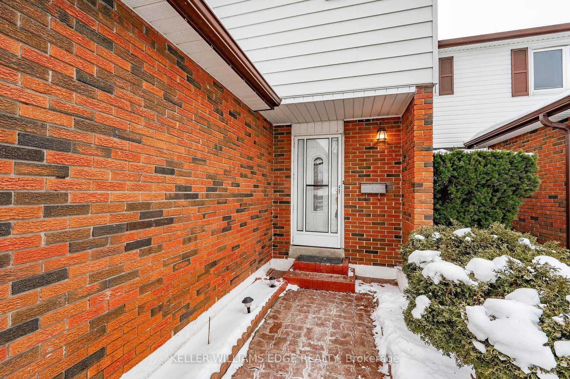 Front walk way / door