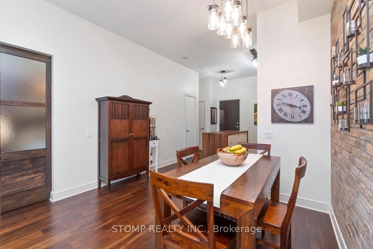 112 George Street Unit S414 photo 15