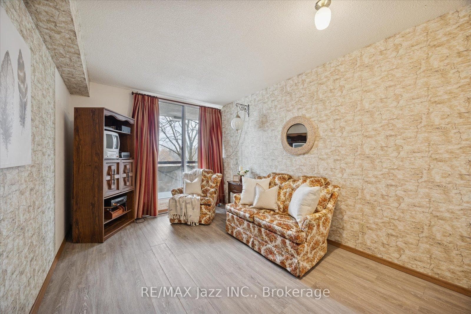 120 Elgin Street Unit 102 photo 16