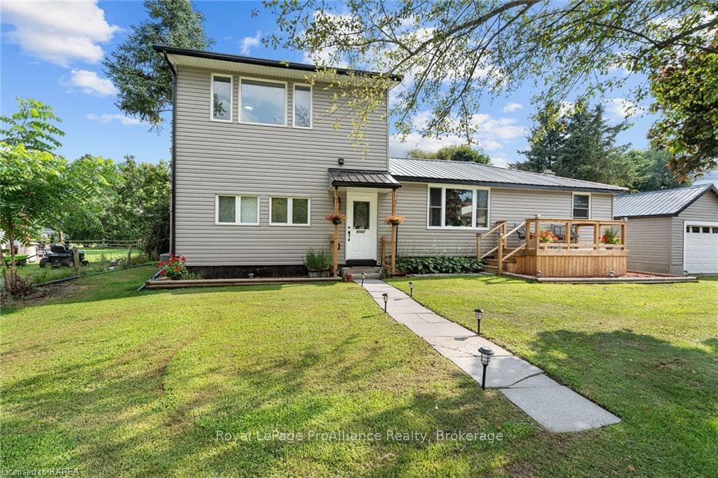 6083 BANK Street photo 1