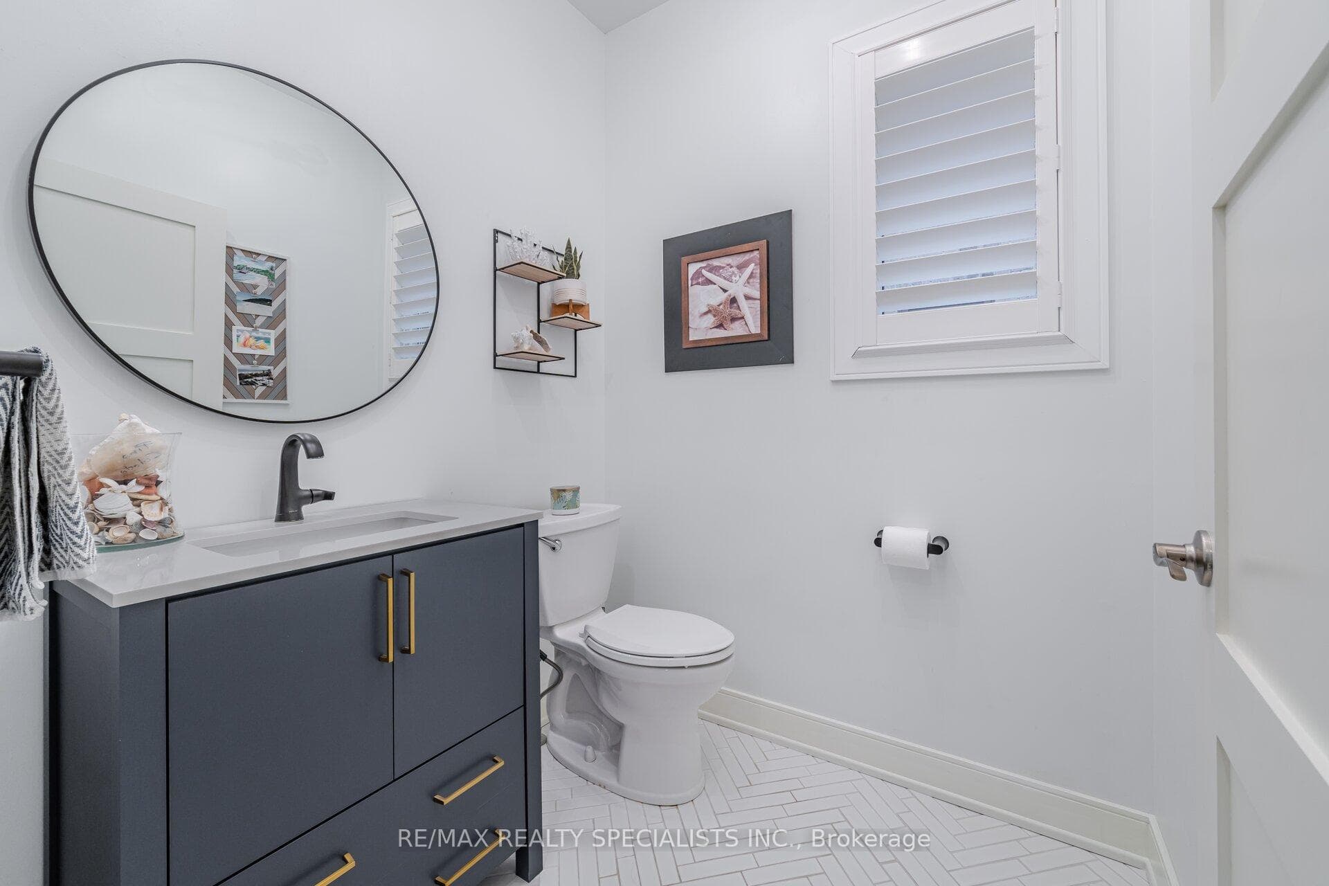 277 Swindale Drive photo 15