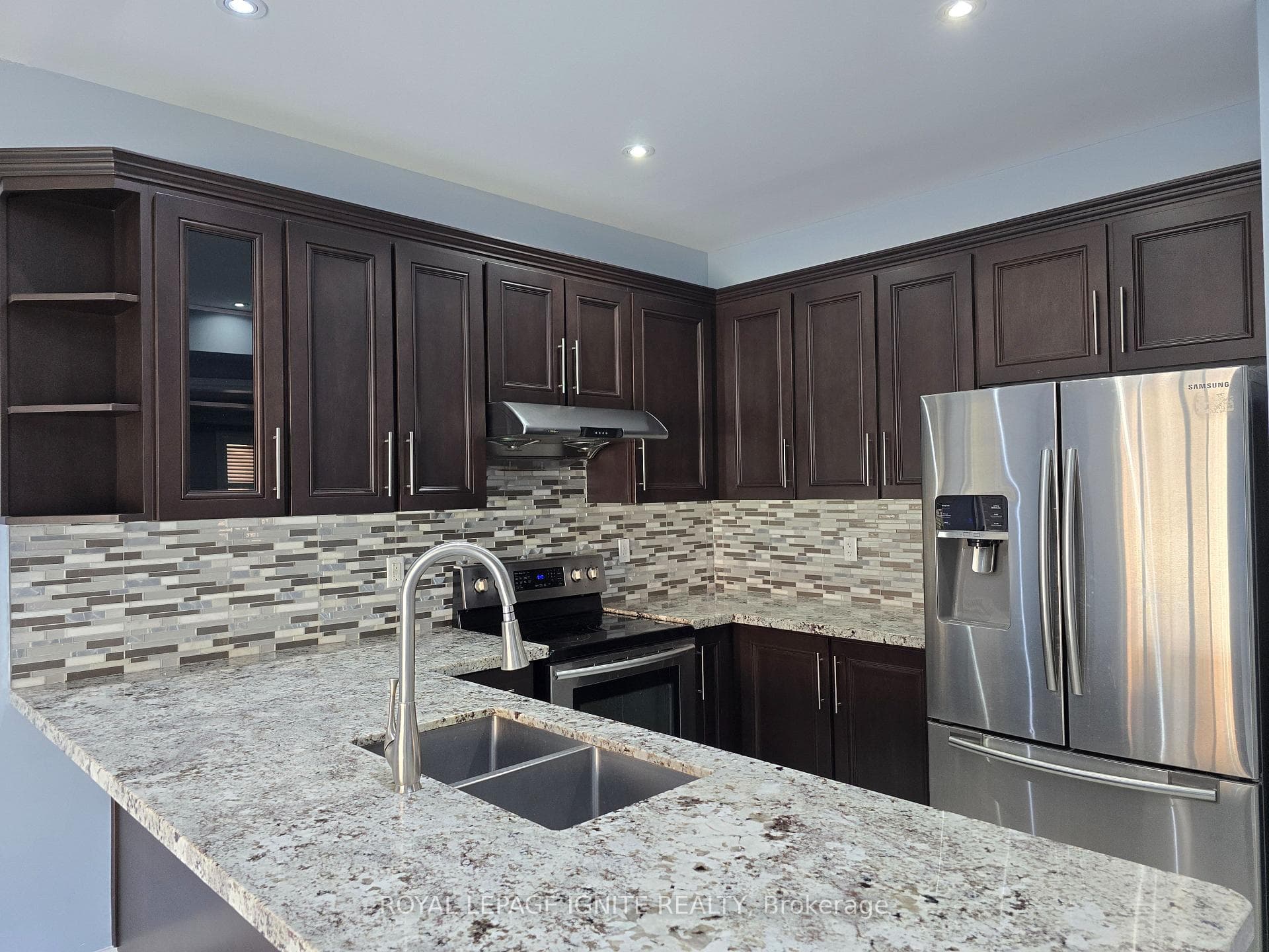 66 Hopkins Crescent photo 16