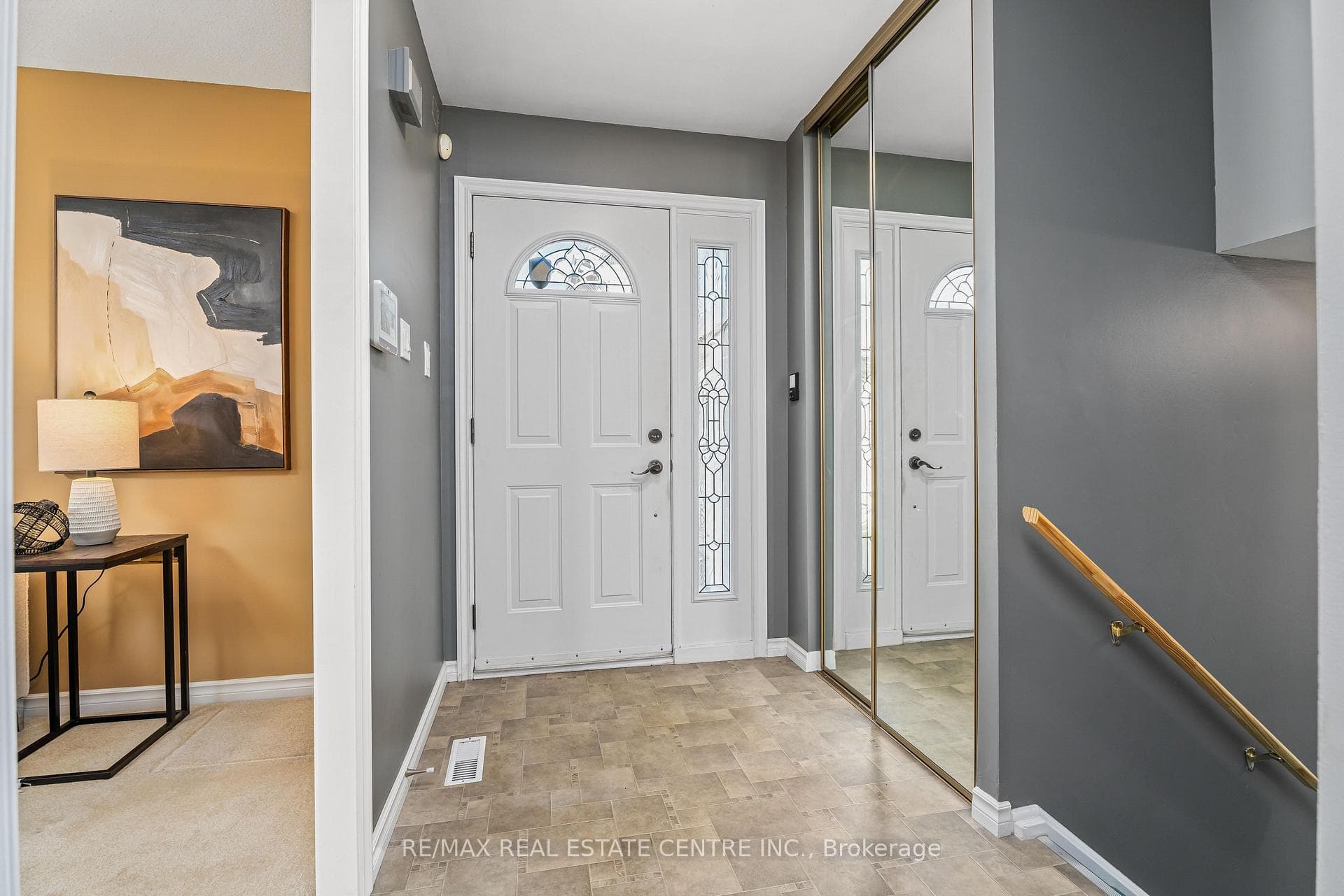 280 Bluejay Crescent photo 4