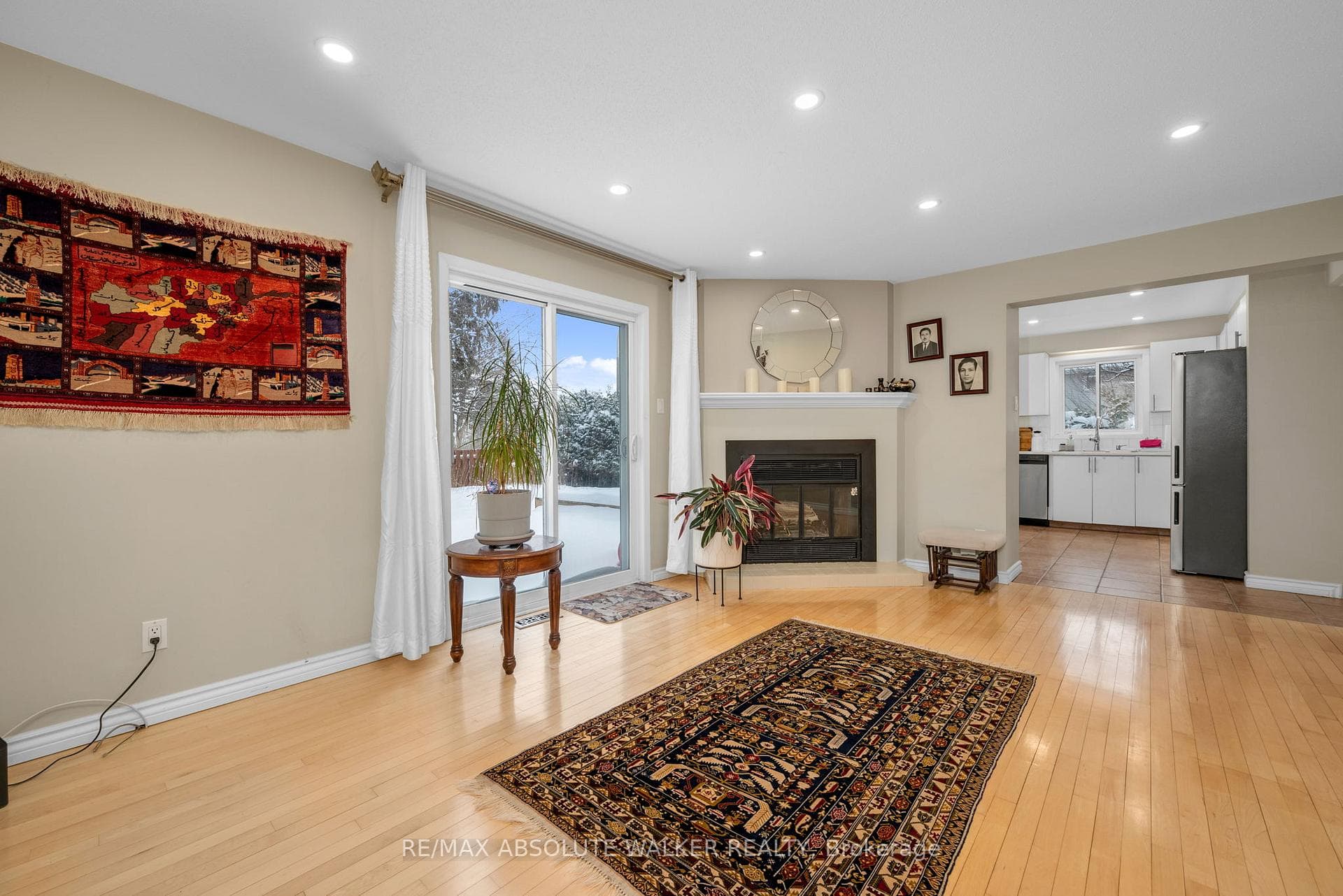 1849 Montereau Avenue photo 17