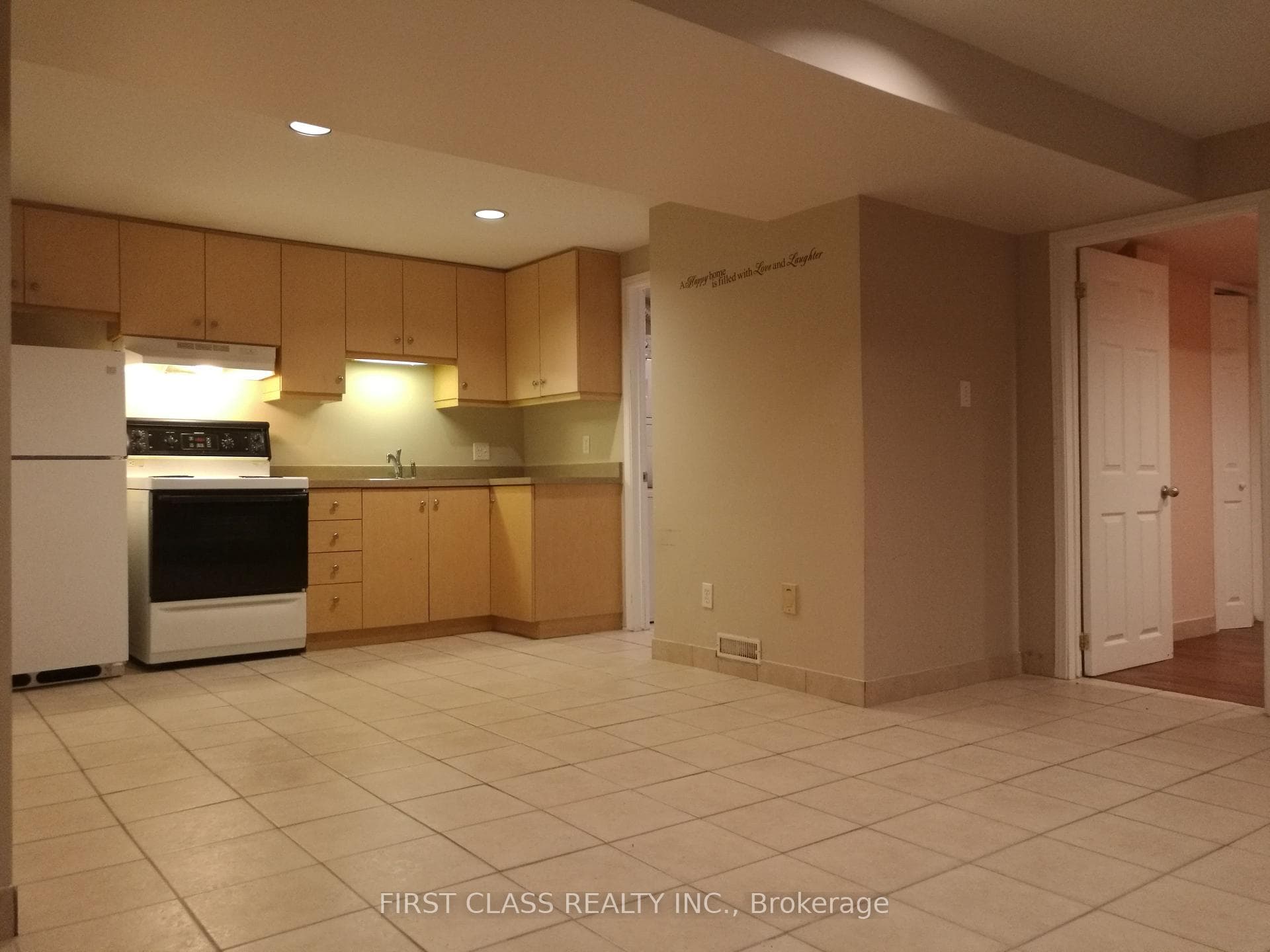 631 Roselaire Trail photo 9